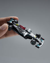 TARMAC WORKS 1:64 MERCEDES-AMG F1 W12 E PERFORMANCE T64G-F037-LV