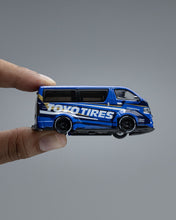 TARMAC WORKS 1:64 TOYOTA HIACE WIDEBODY TOYO TIRES T64-038-TOYO