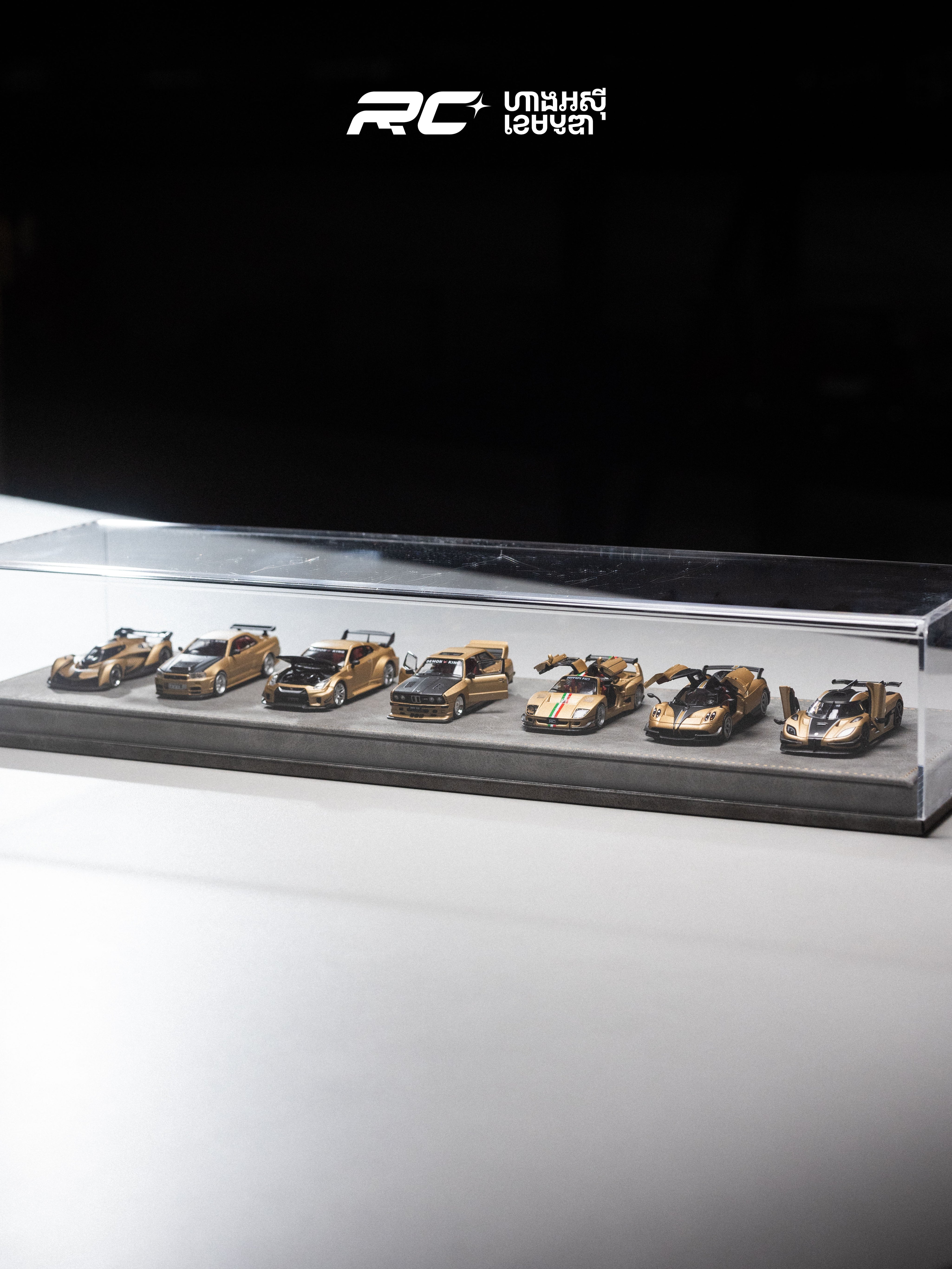 ( 7 Cars ) Gold and Carbon  ( Chase car ) HEC Beijing Exhibition Limited Edition