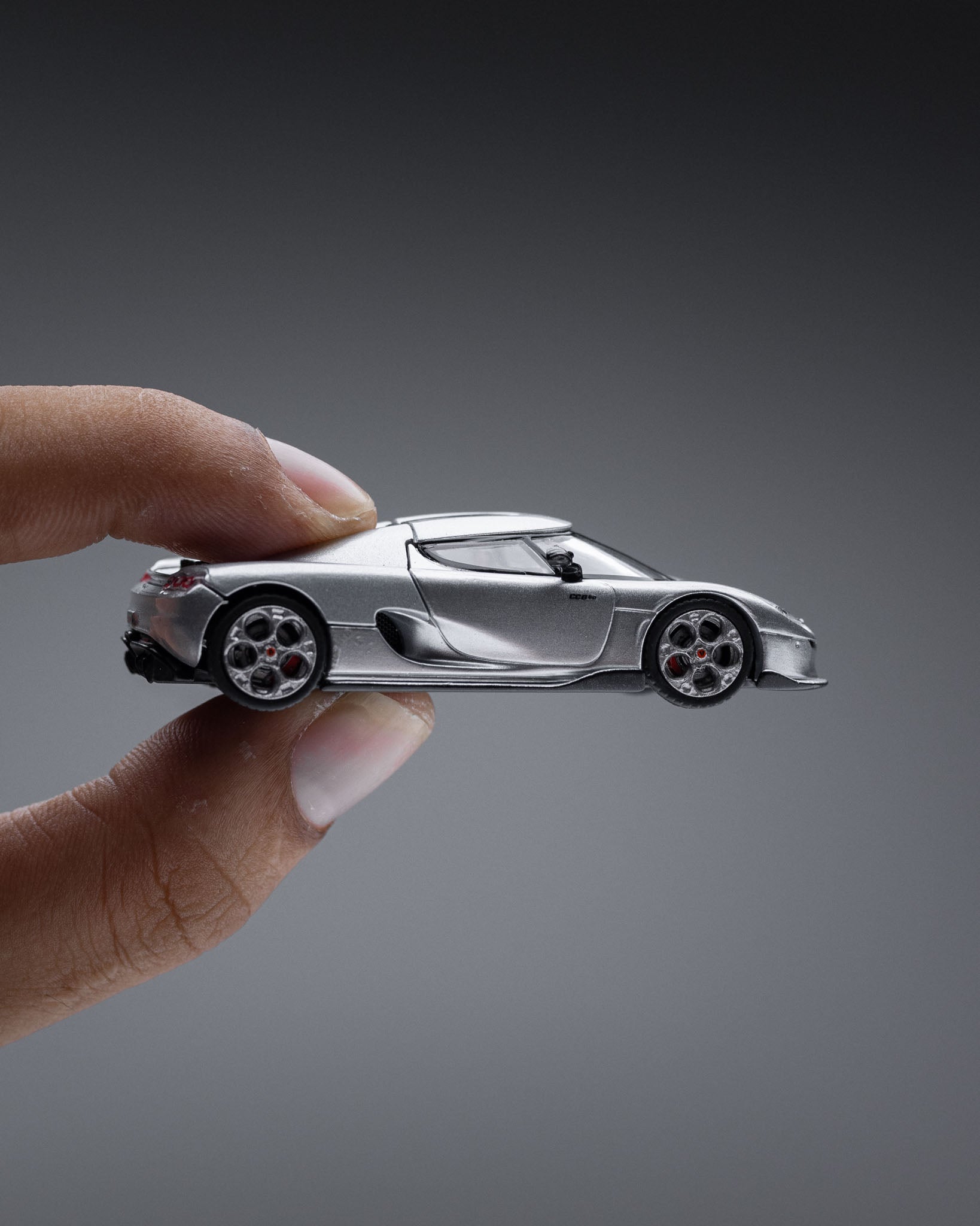 RHINO MODEL RM 1/64 KOENIGSEGG CC850 (MAGNETIC STRUCTURE OF ENGINE HOOD)
