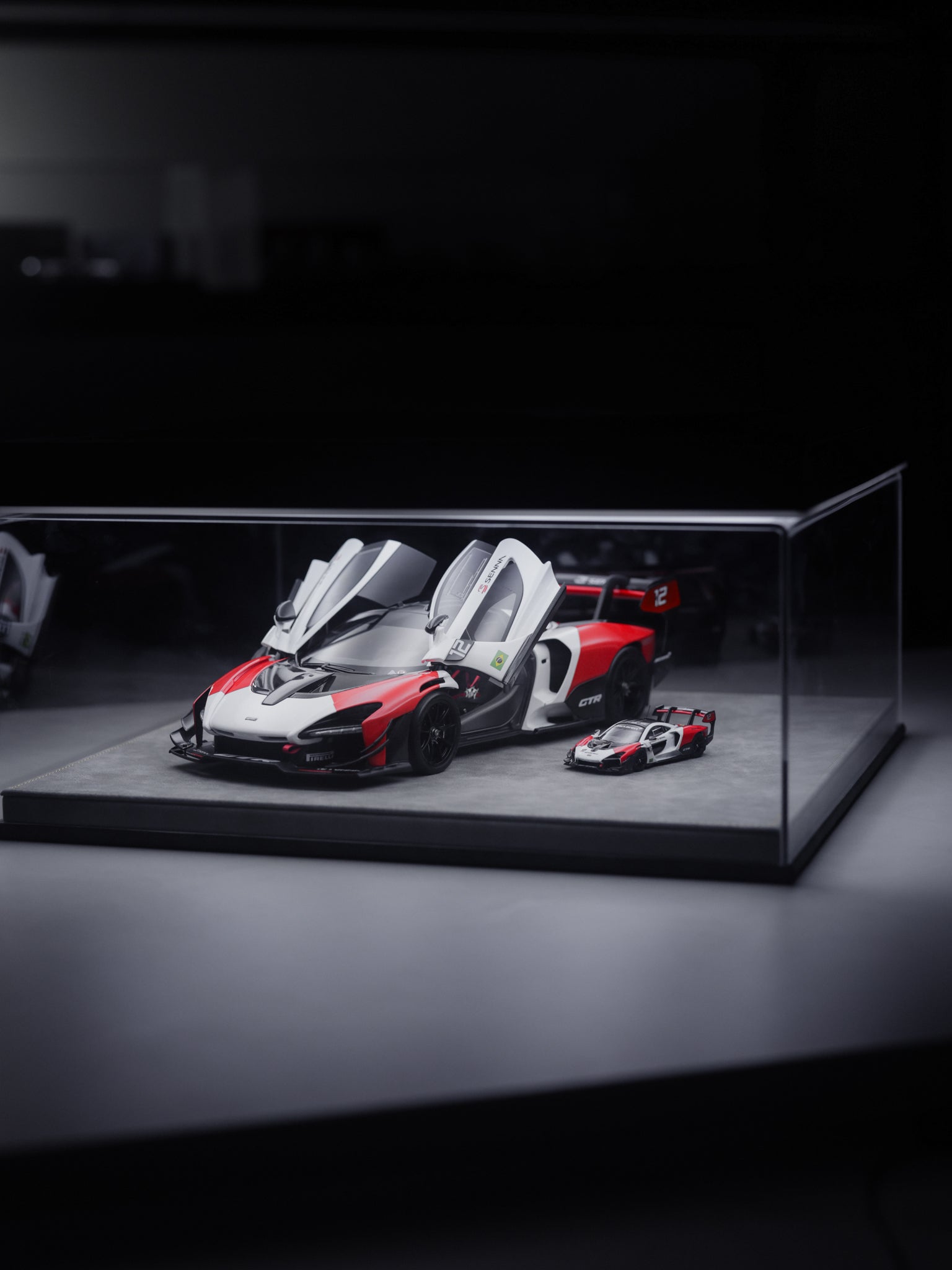 Set 1/18 & 1/64 LCD  McLaren Senna GTR 2021 White/Red