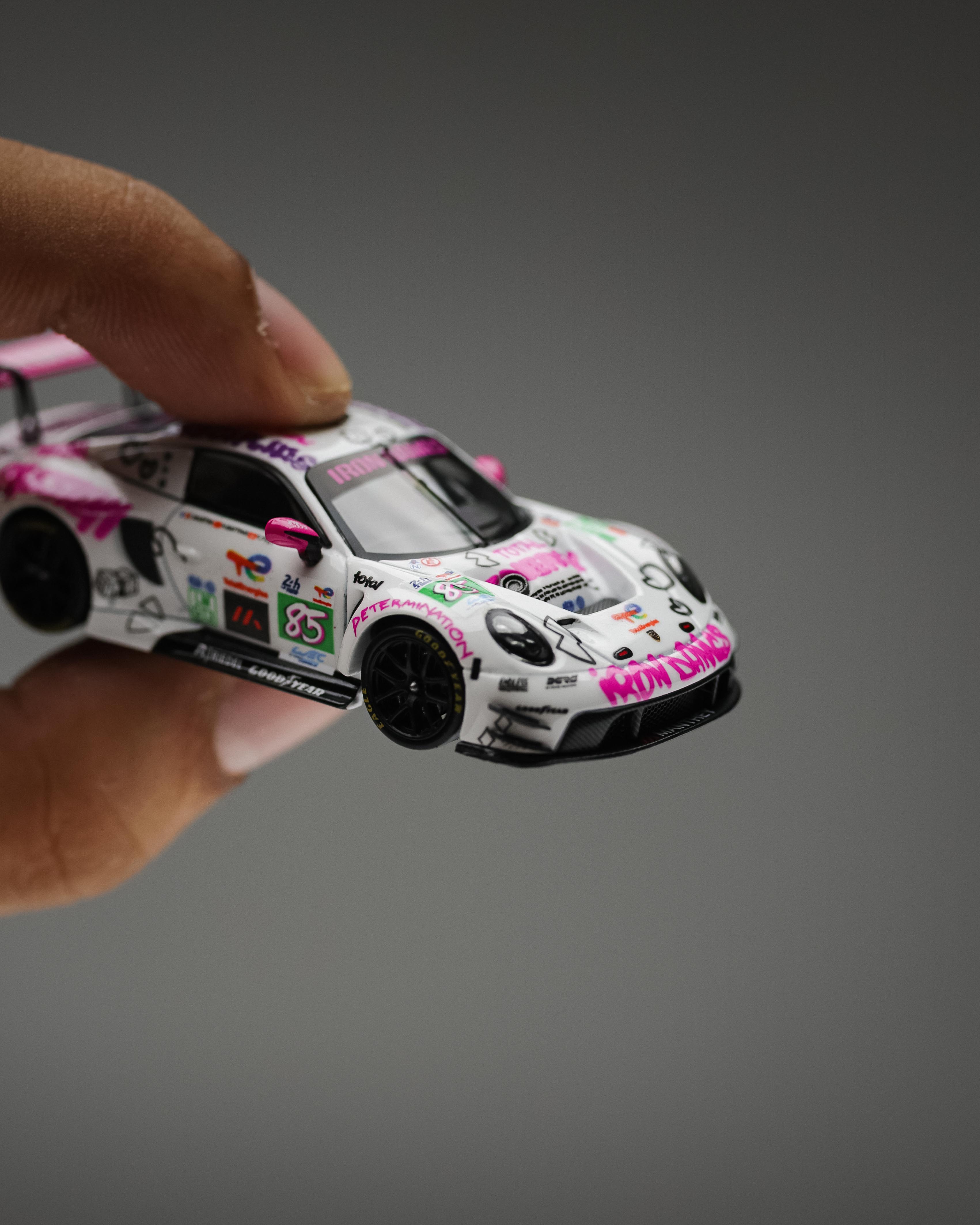 STAR RACE - 1/64 Porsche 911 GT3 Iron Dames livery 24 Hours of Le Mans