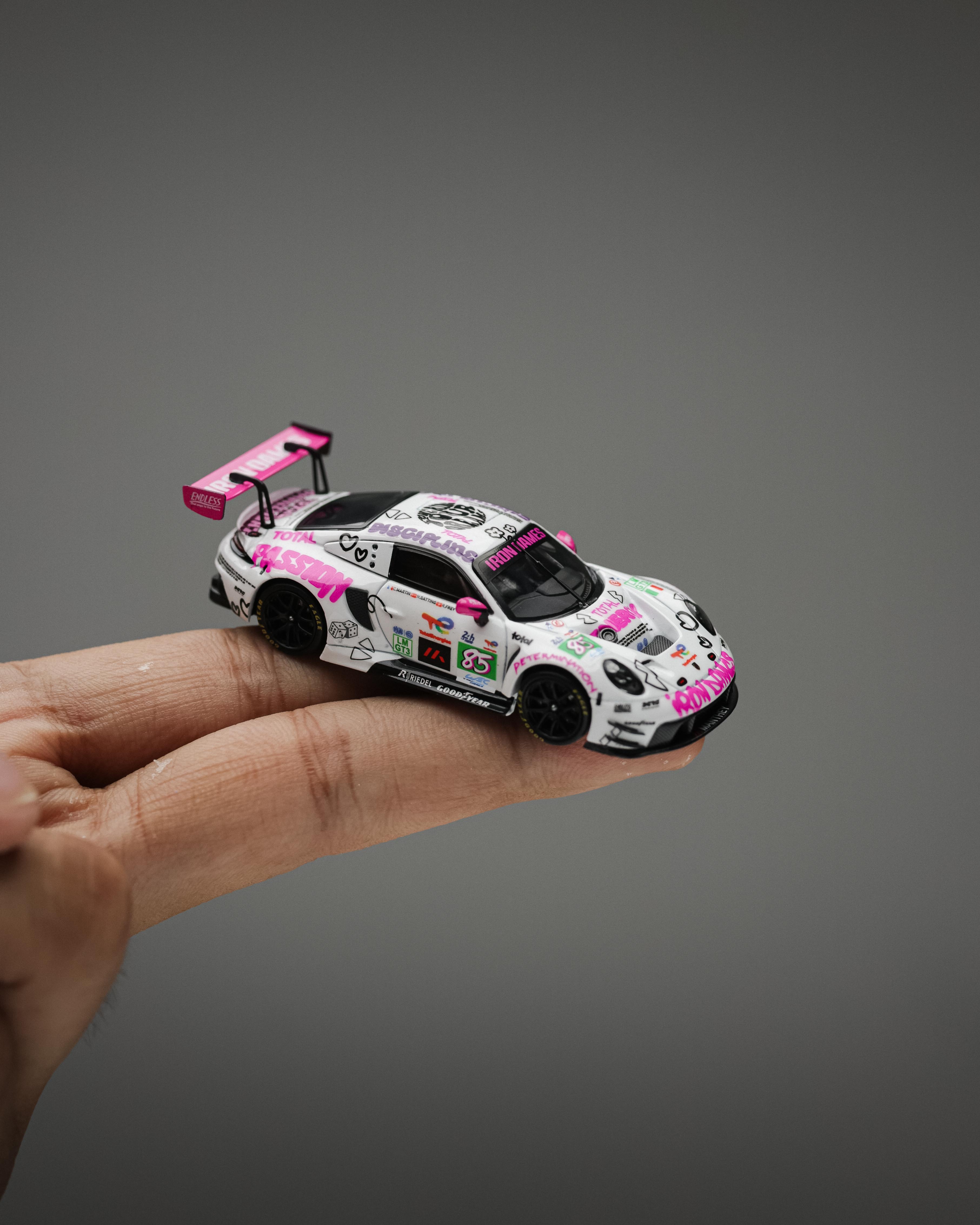 STAR RACE - 1/64 Porsche 911 GT3 Iron Dames livery 24 Hours of Le Mans