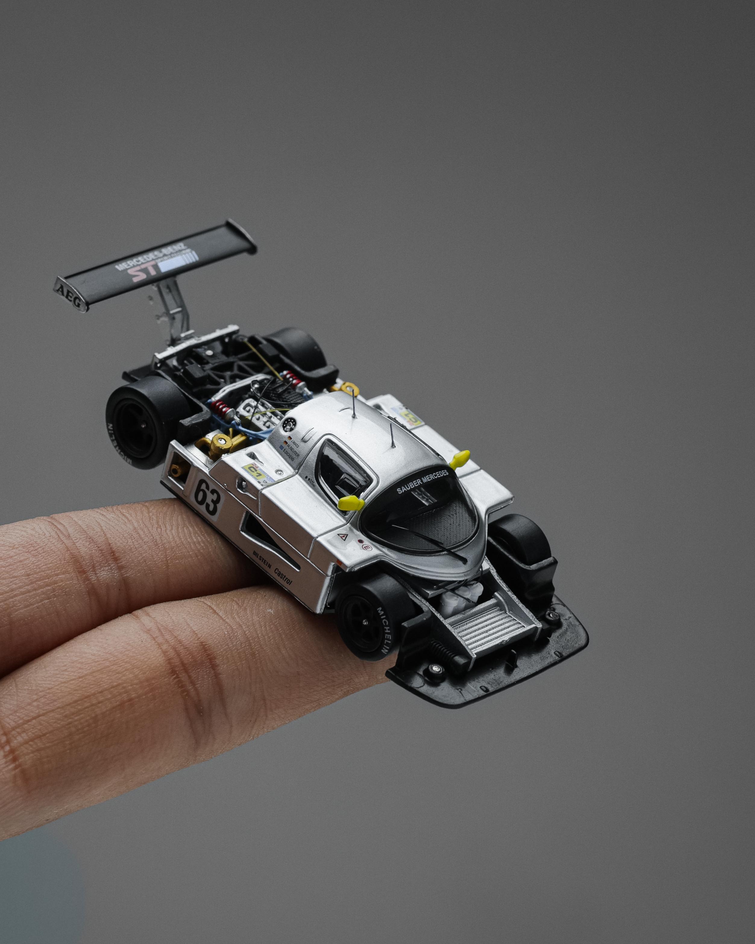 YS MODEL 1:64 MERCEDES BENZ SAUBER C9 #63