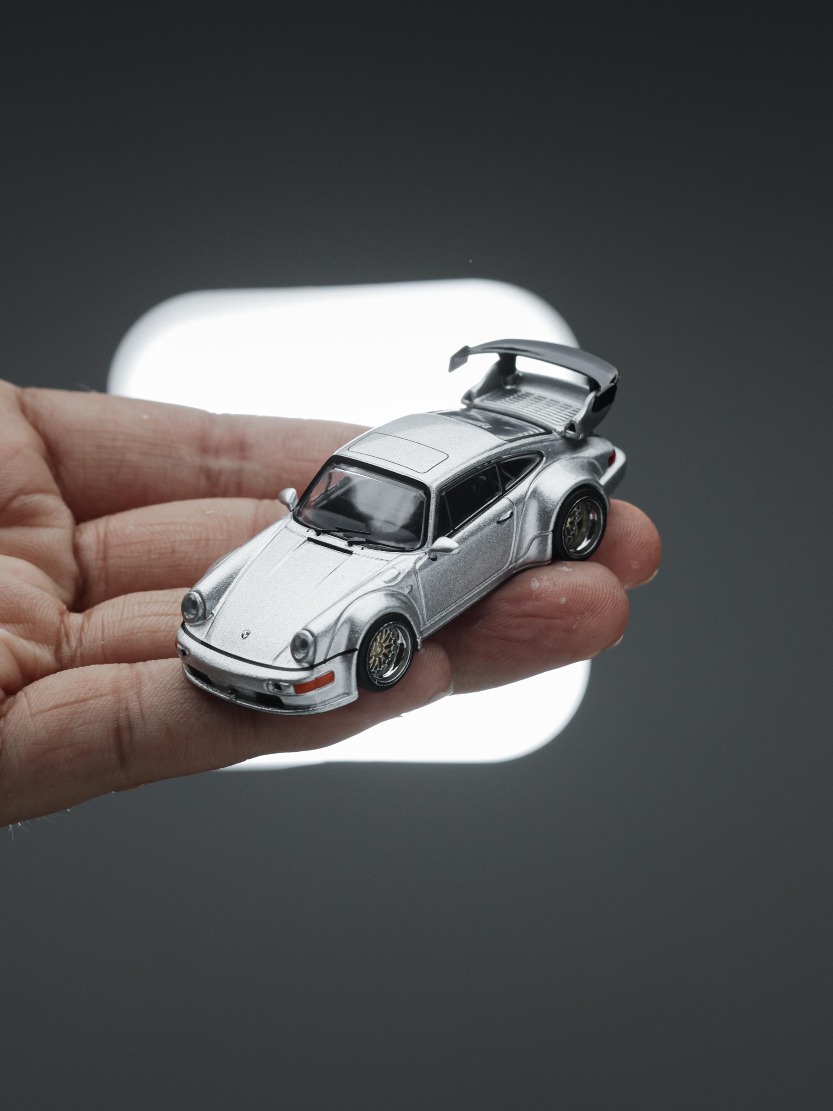 TARMAC WORKS 1:64 RWB 964 Silver T64-037-SL