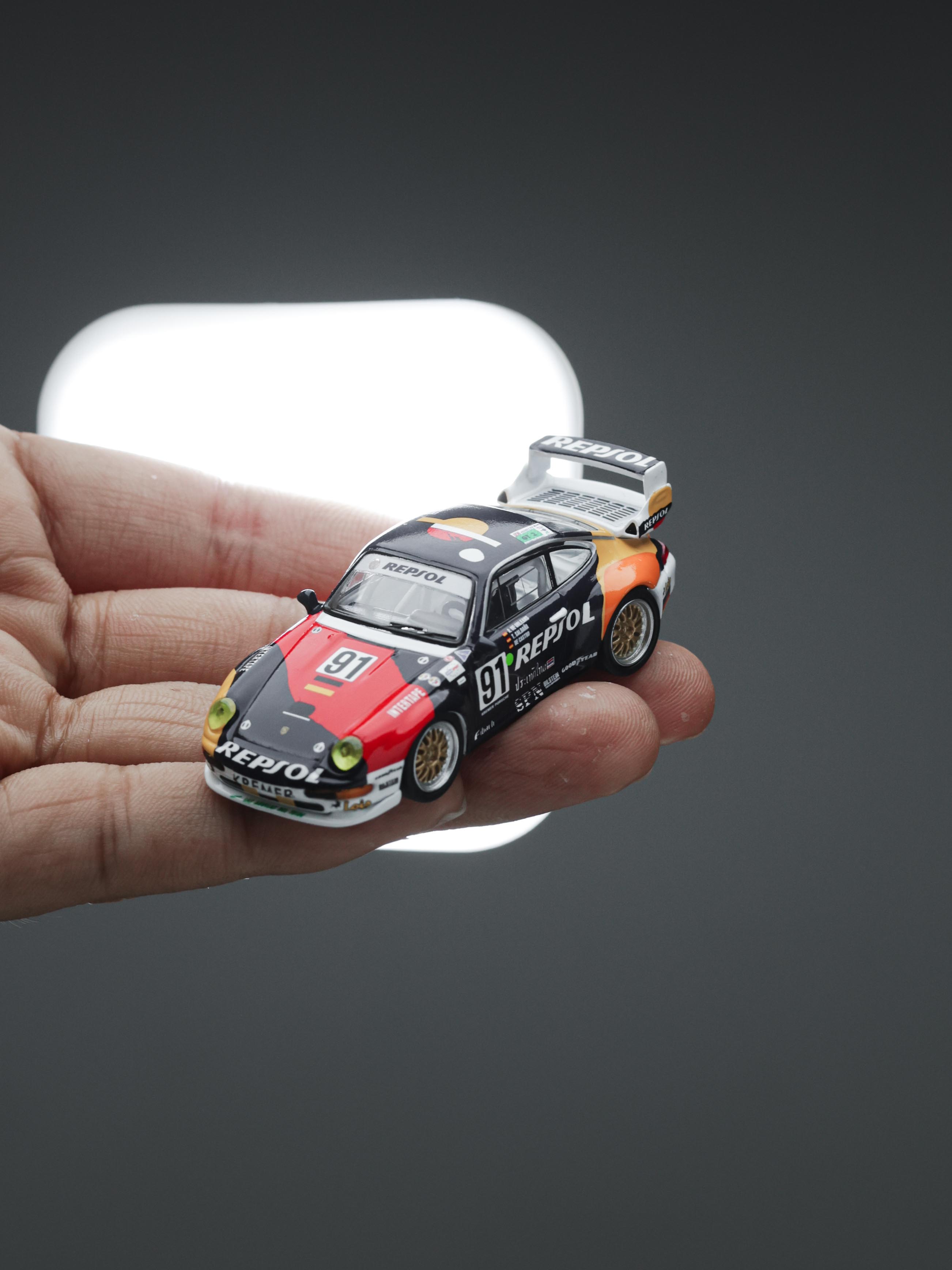 TARMAC WORKS 1:64 Porsche 911 GT2 24h LEMANS 1995 #91 T64S-004-REP