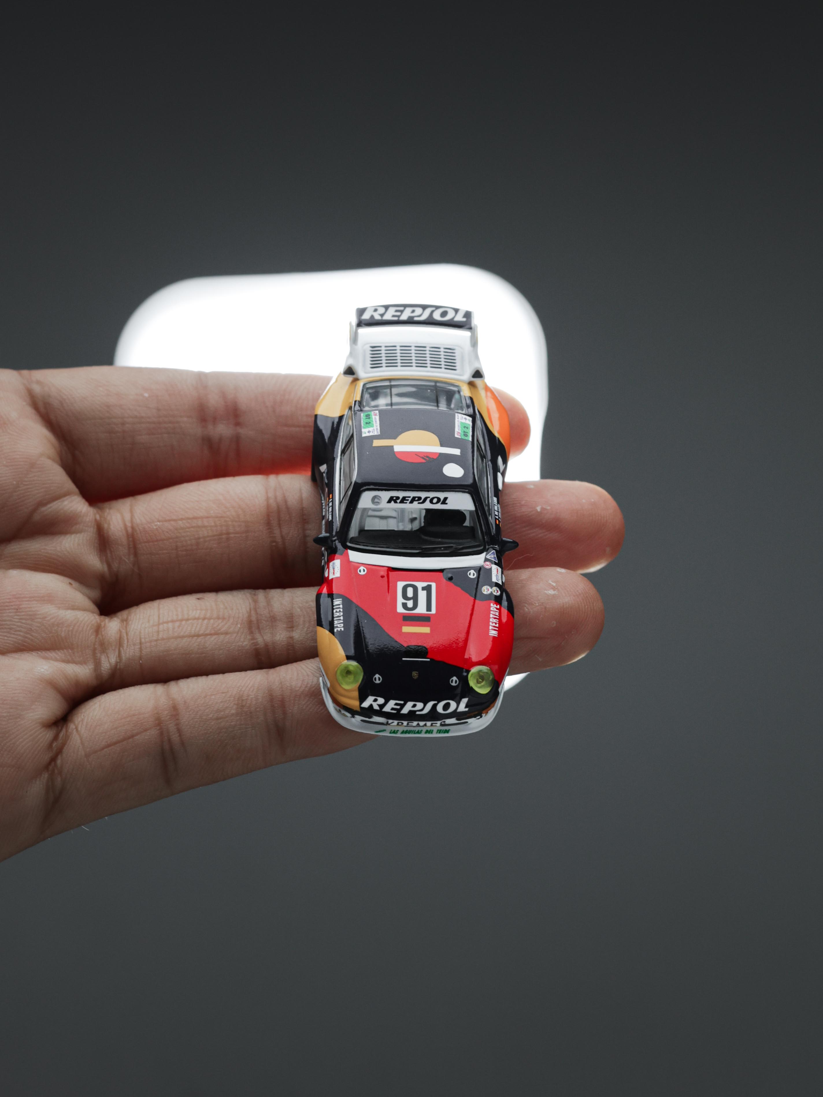 TARMAC WORKS 1:64 Porsche 911 GT2 24h LEMANS 1995 #91 T64S-004-REP