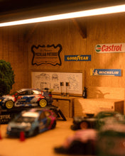 WOOD GARAGE FOR 1/64 WITH LIGHTING