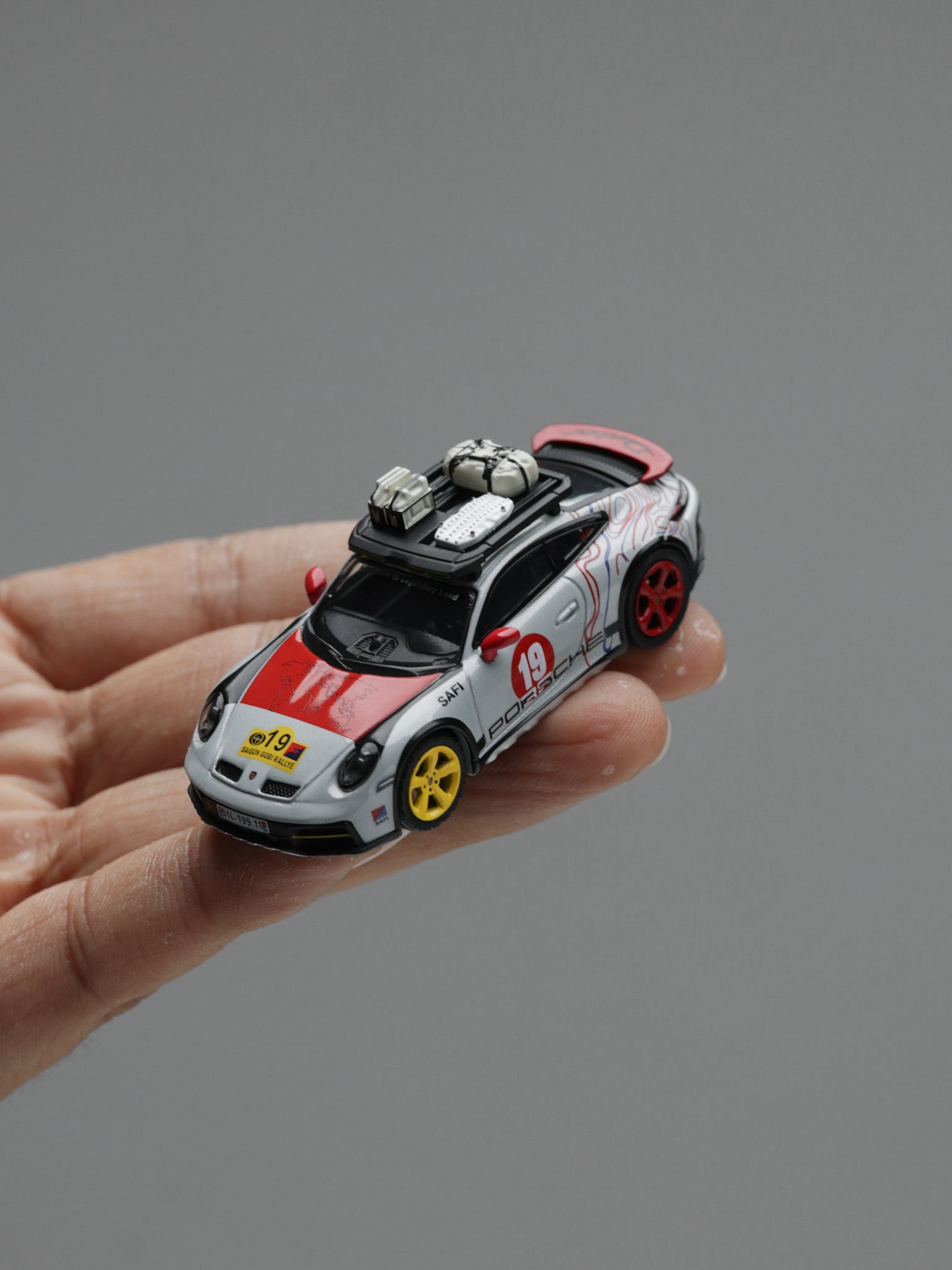 MINI GT: 1/64 Porsche 911 Dakar "Uncle Rally" LHD