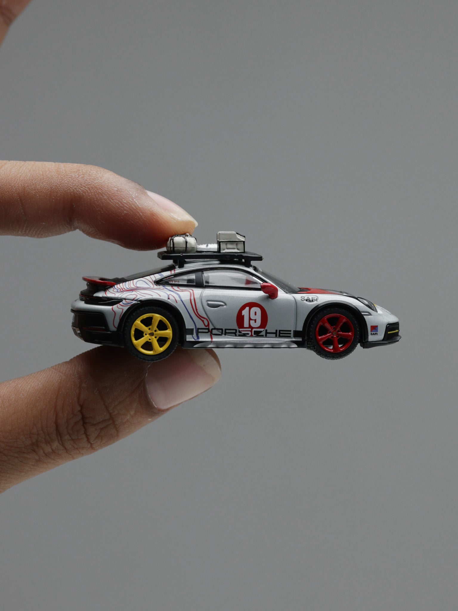 MINI GT: 1/64 Porsche 911 Dakar "Uncle Rally" LHD
