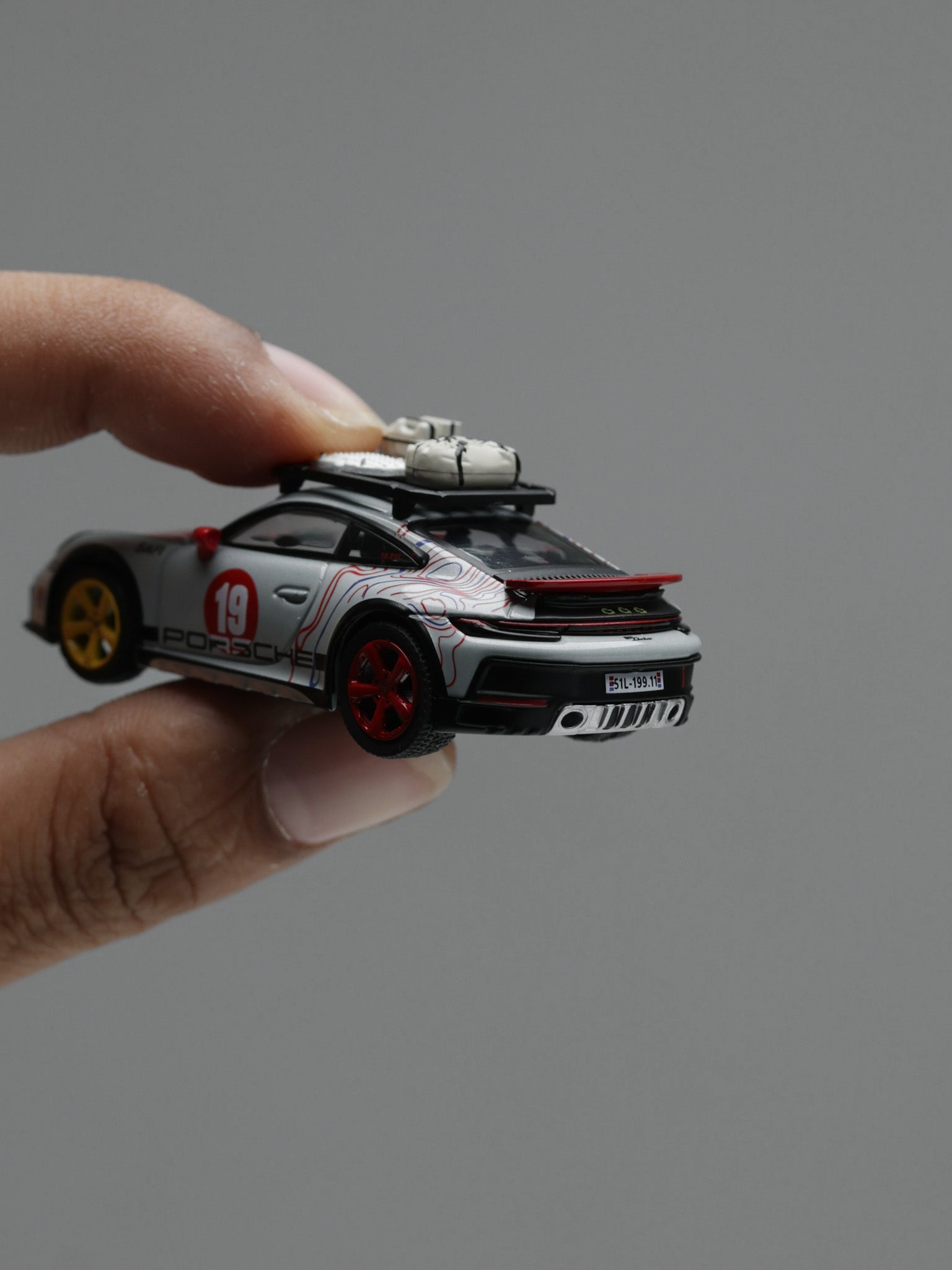 MINI GT: 1/64 Porsche 911 Dakar "Uncle Rally" LHD