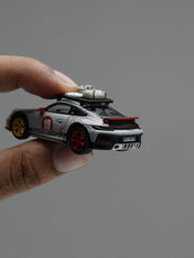 MINI GT: 1/64 Porsche 911 Dakar "Uncle Rally" LHD