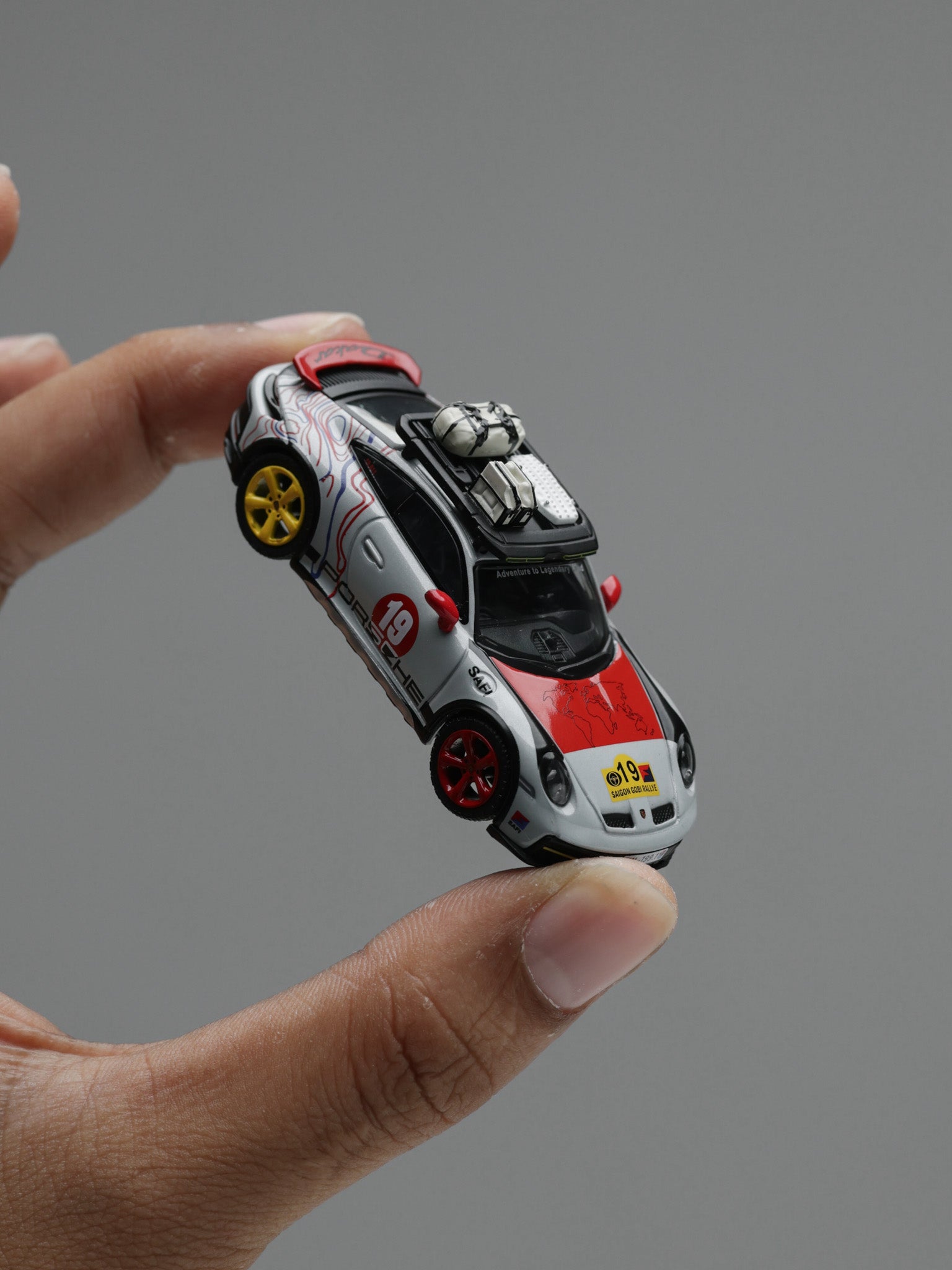 MINI GT: 1/64 Porsche 911 Dakar "Uncle Rally" LHD