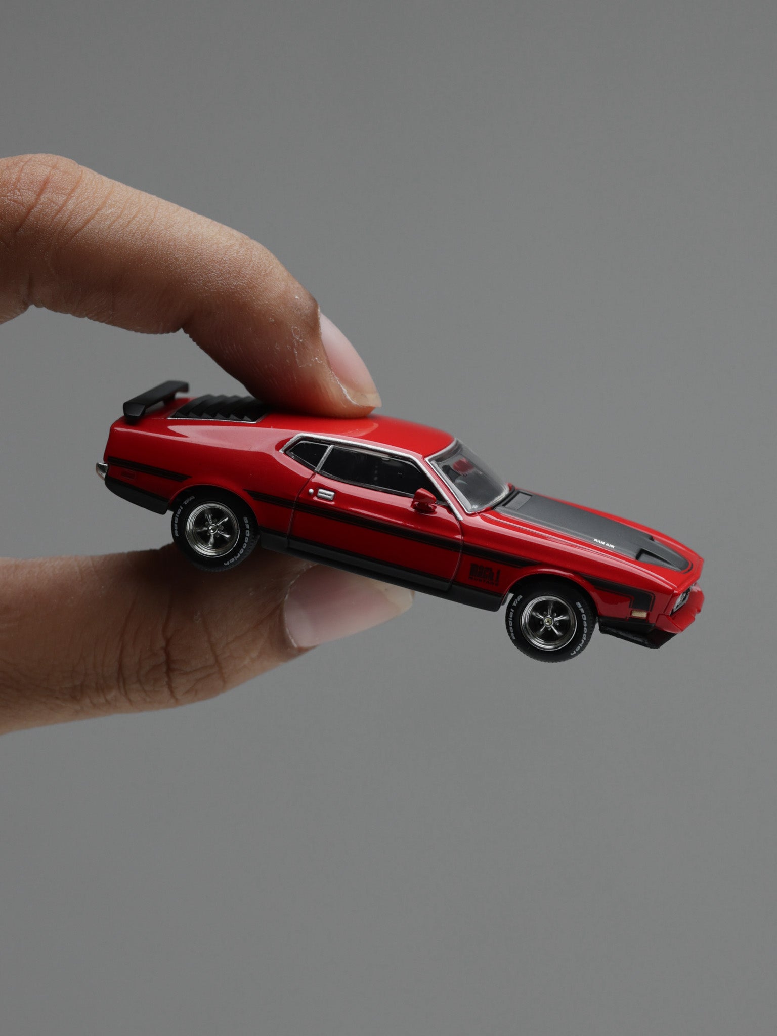 MINIGT 1/64 -  Ford Mustang Mach1 1971 Race Red