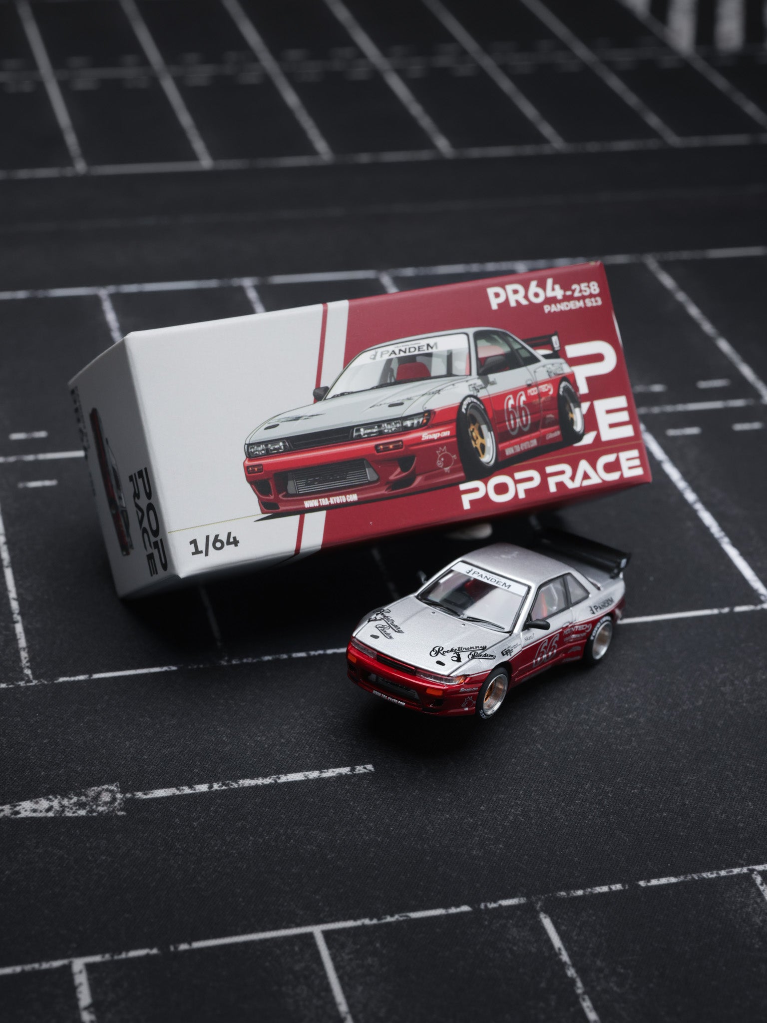 POP RACE 1:64 PANDEM SILVIA S13 – MOONTECH RED