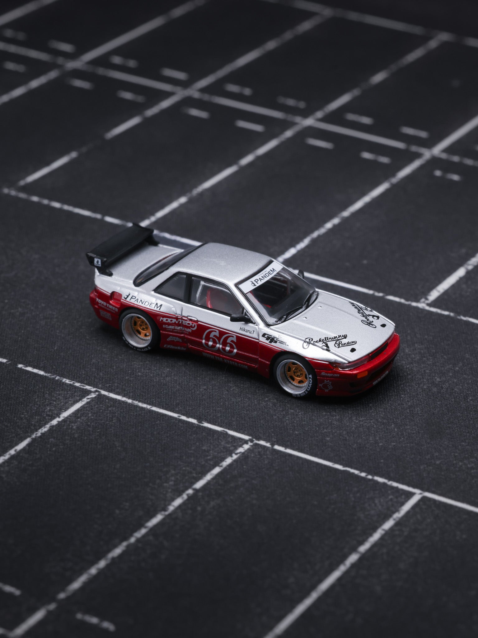 POP RACE 1:64 PANDEM SILVIA S13 – MOONTECH RED