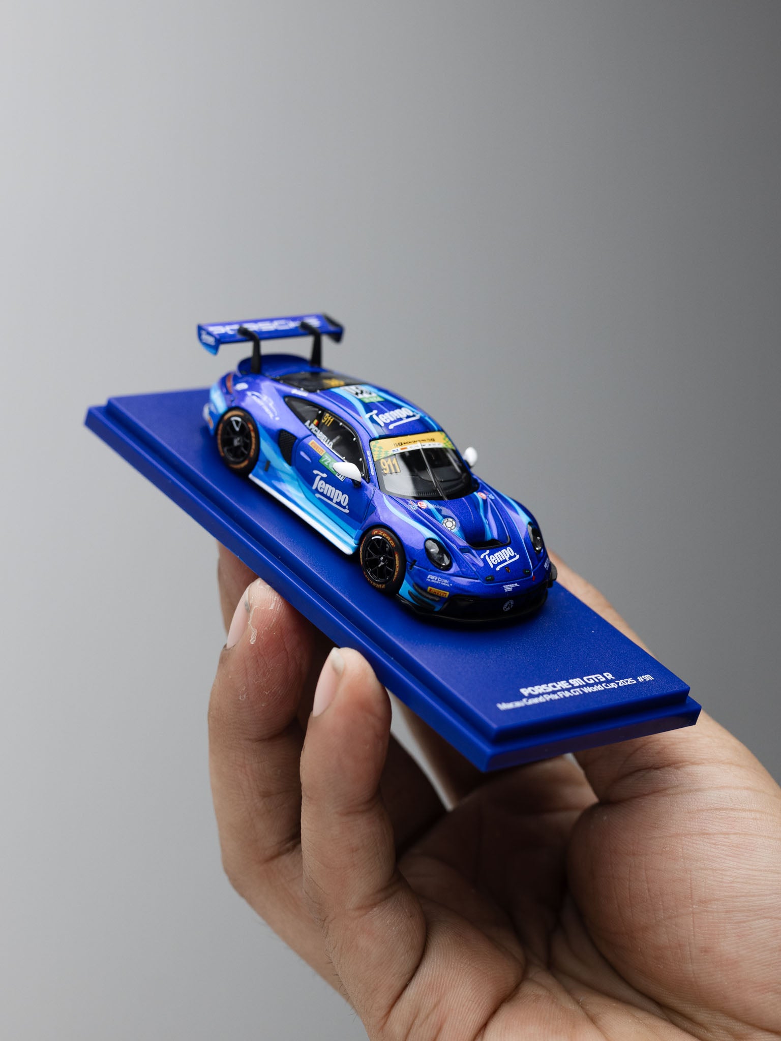 AR Box 1:64 Porsche 992 GT3 R