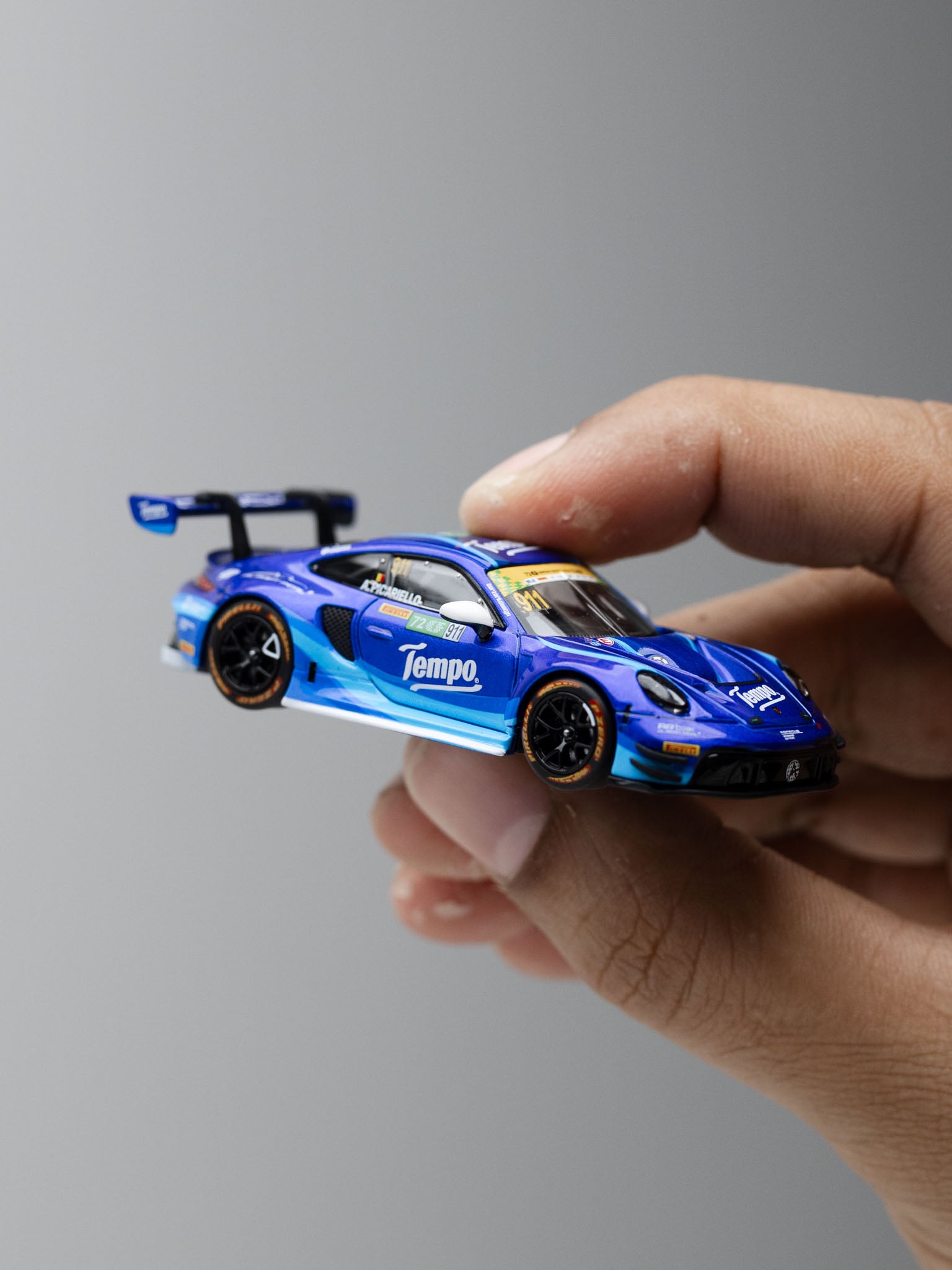 AR Box 1:64 Porsche 992 GT3 R