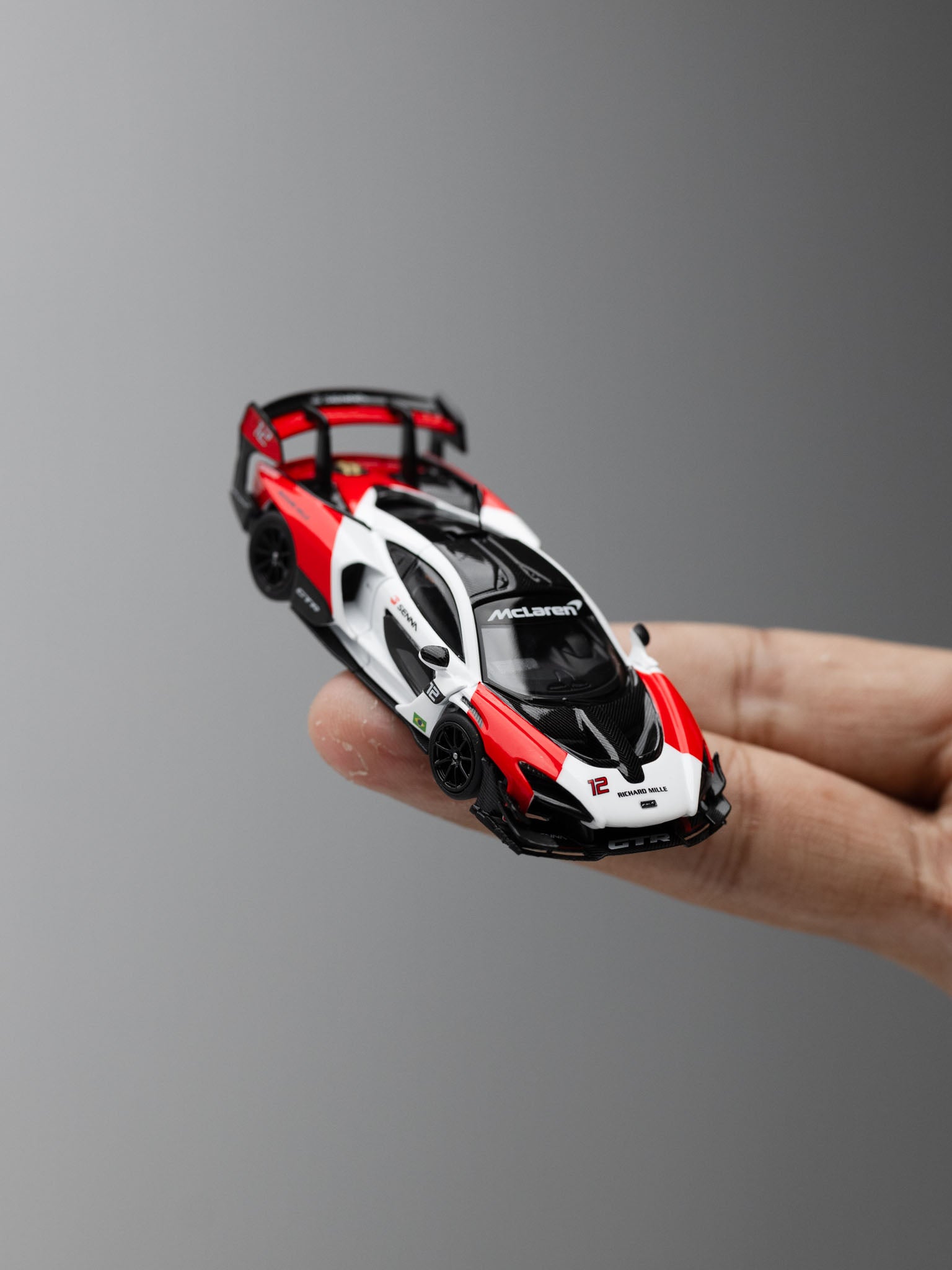 LCD 1:64 Mclaren Senna GTR Marlboro