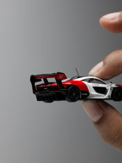 LCD 1:64 Mclaren Senna GTR Marlboro
