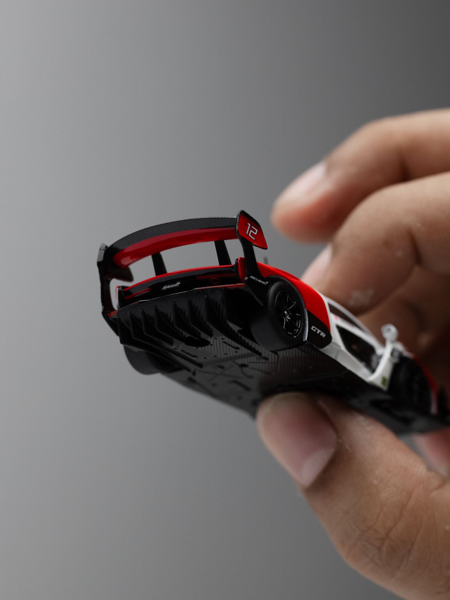 LCD 1:64 Mclaren Senna GTR Marlboro