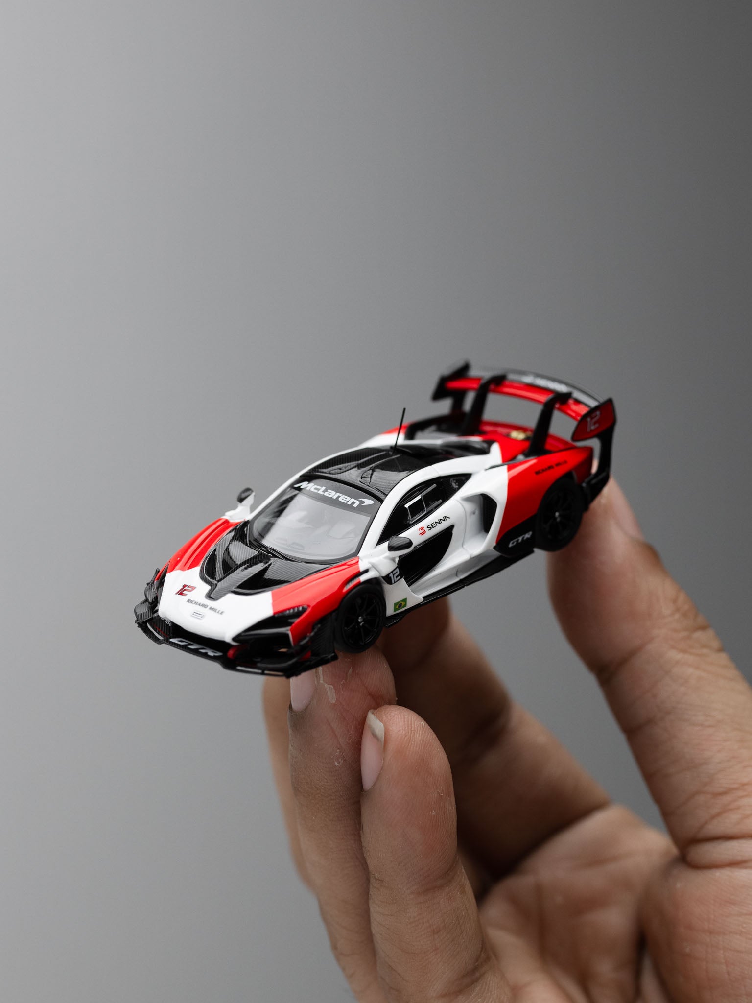 LCD 1:64 Mclaren Senna GTR Marlboro