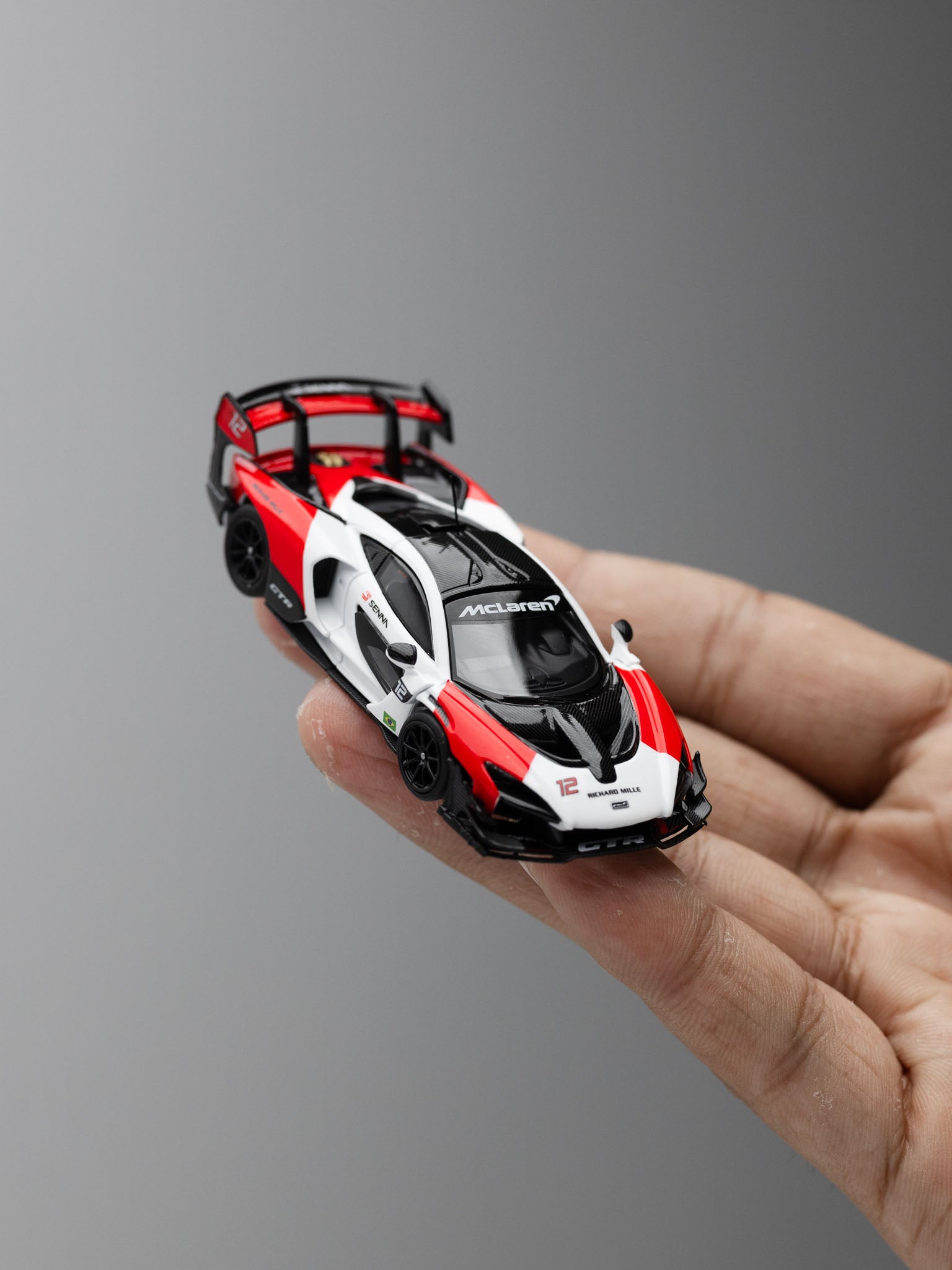LCD 1:64 Mclaren Senna GTR Marlboro