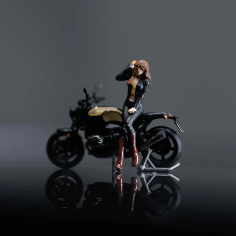 MOREART 1:64 BMW R NINET BLACK GOLD MOTORCYCLE GIRL DOLL SET RESIN MODEL