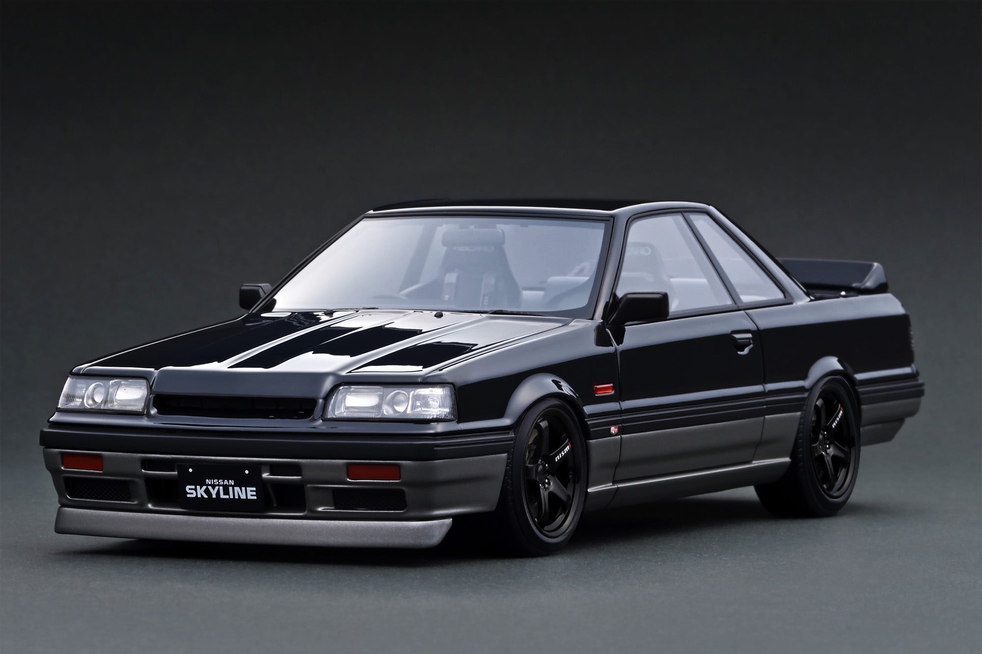 IGNITION MODEL Nissan Skyline GTS-R (R31) Black/Silver IG4010
