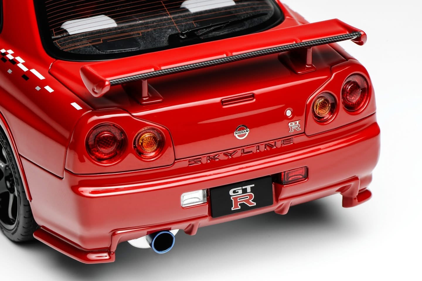 MOTORHELIX 1/18 diecast Nissan Skyline GT-R (R34) CUSTOMIZED VERSION