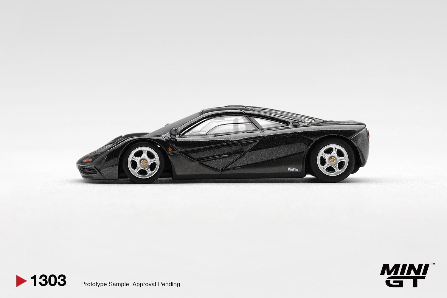 MINIGT 1/64 McLaren F1 Blue Black Metallic