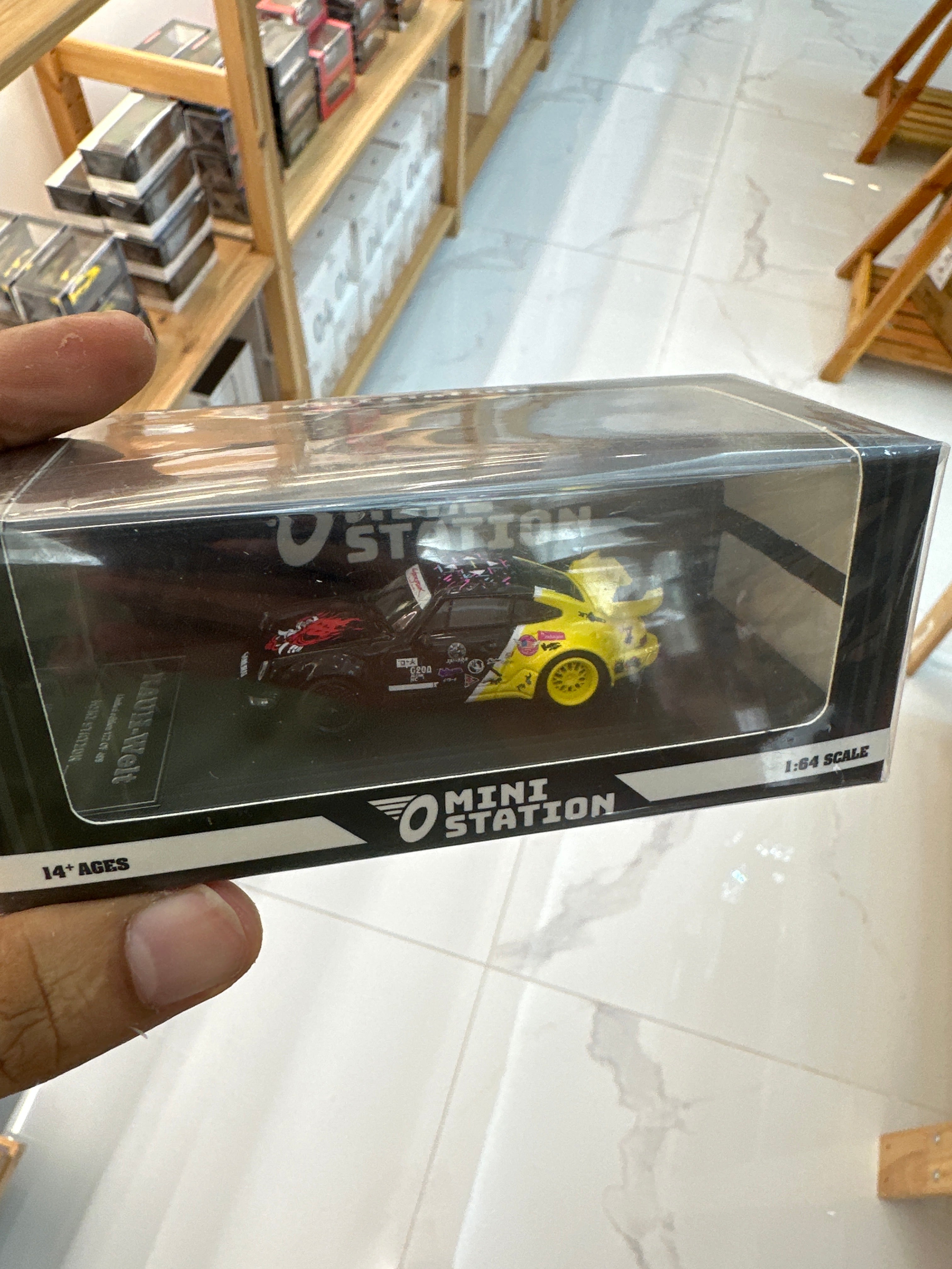 Mini Station 1/64 Porsche RWB 964
