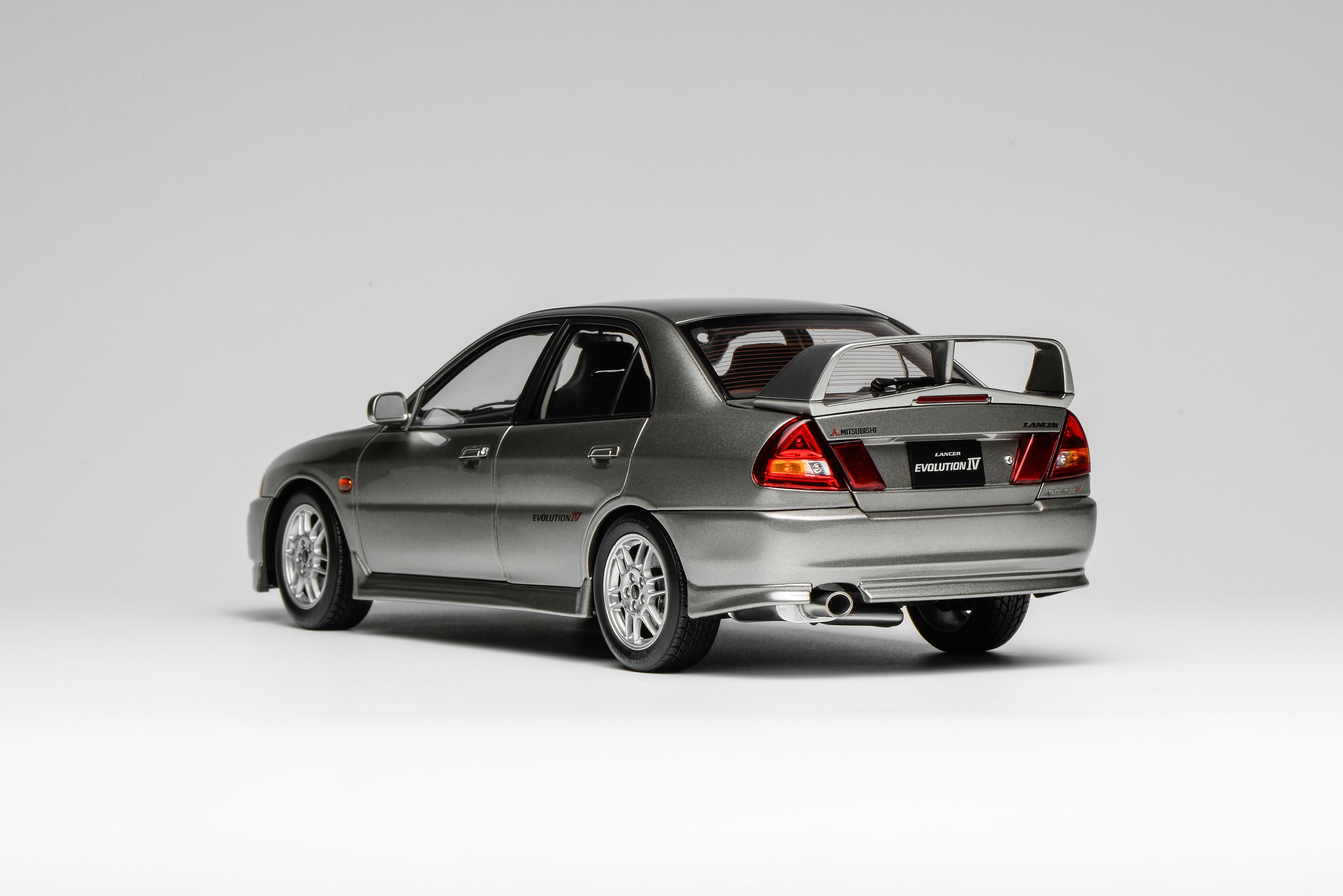 1/18 The Mitsubishi Lancer Evolution IV in Steel Silver - MOTORHELIX