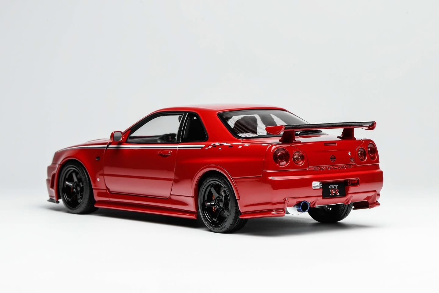 MOTORHELIX 1/18 diecast Nissan Skyline GT-R (R34) CUSTOMIZED VERSION