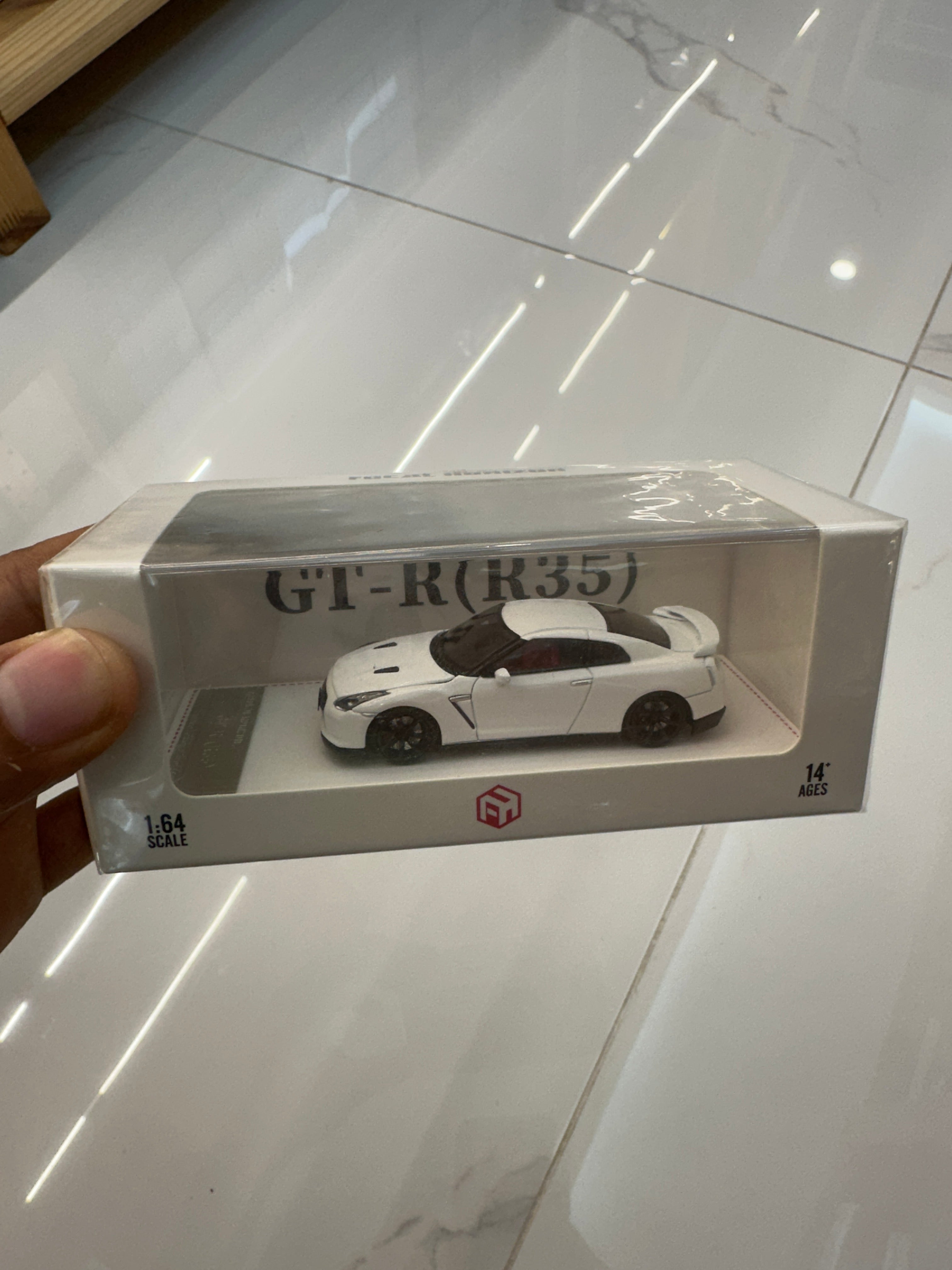 Nissan GT-R R35 White