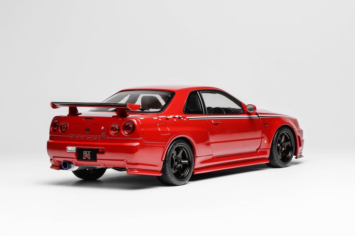 MOTORHELIX 1/18 diecast Nissan Skyline GT-R (R34) CUSTOMIZED VERSION