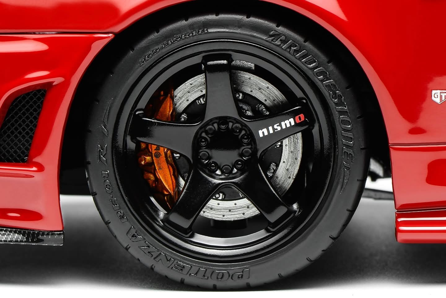 MOTORHELIX 1/18 diecast Nissan Skyline GT-R (R34) CUSTOMIZED VERSION