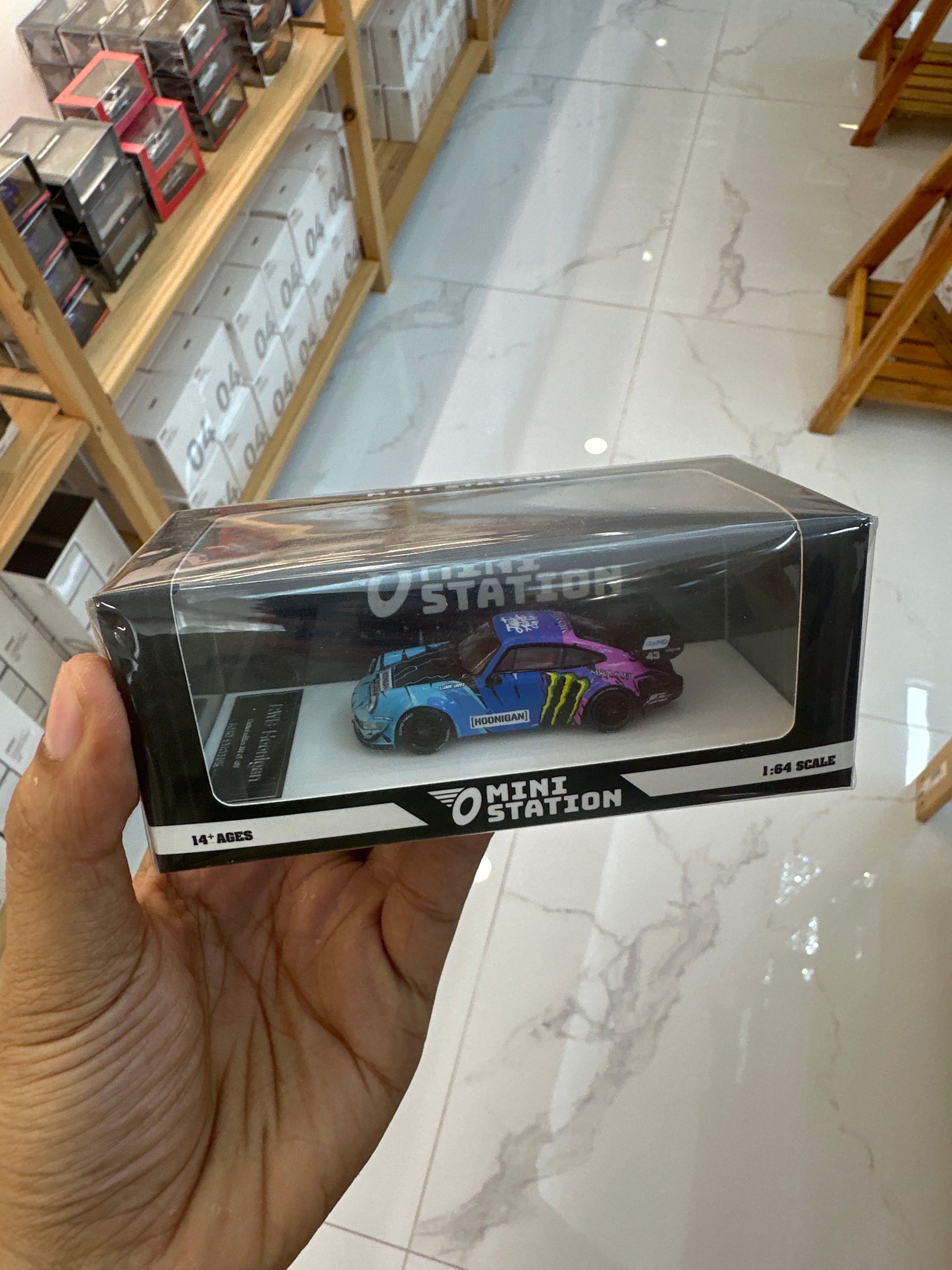 Mini station 1/64 Porsche 964 Pollen