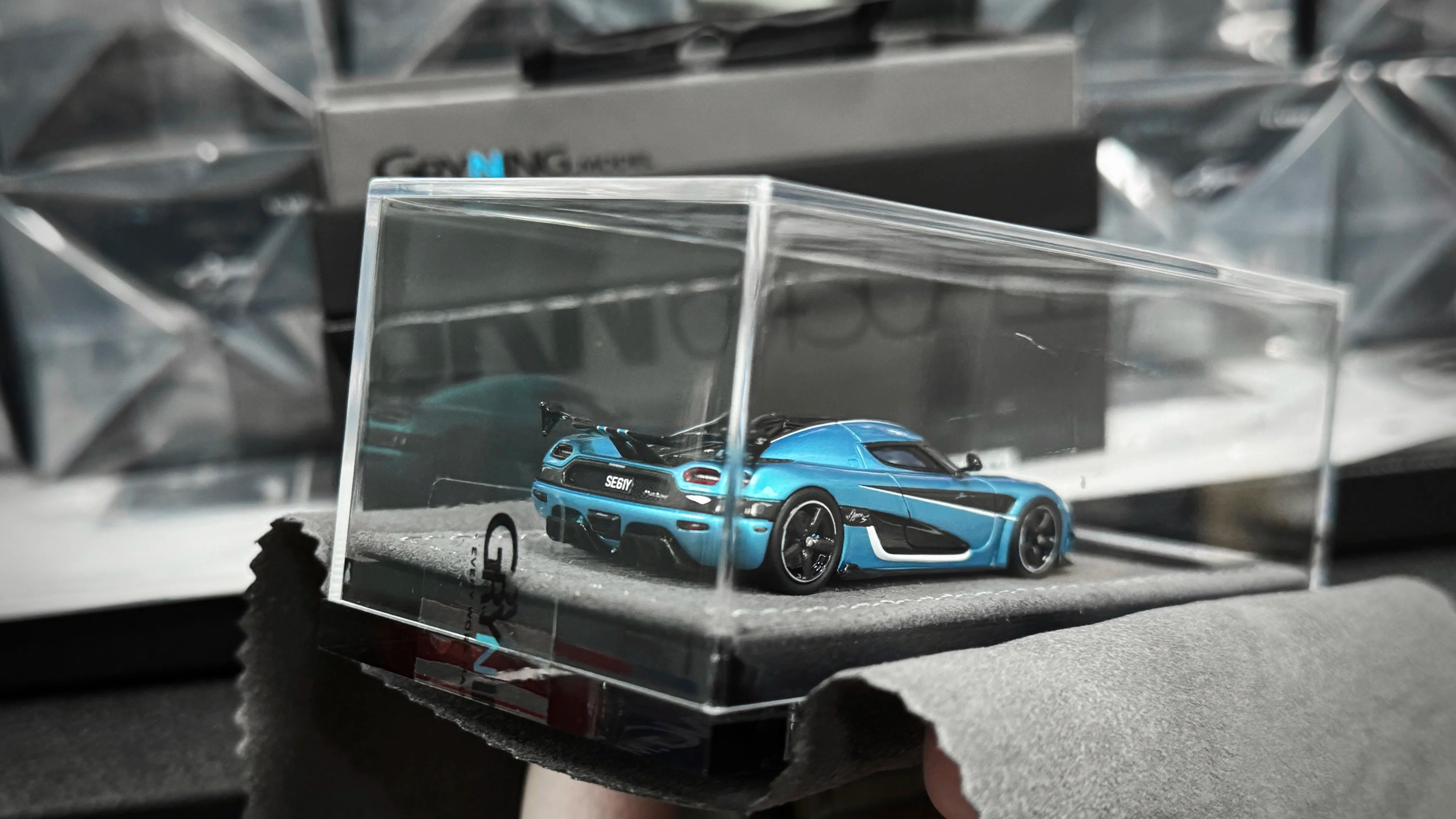 GRYNING.model 1/64 Koenigsegg Agera S+Medusa