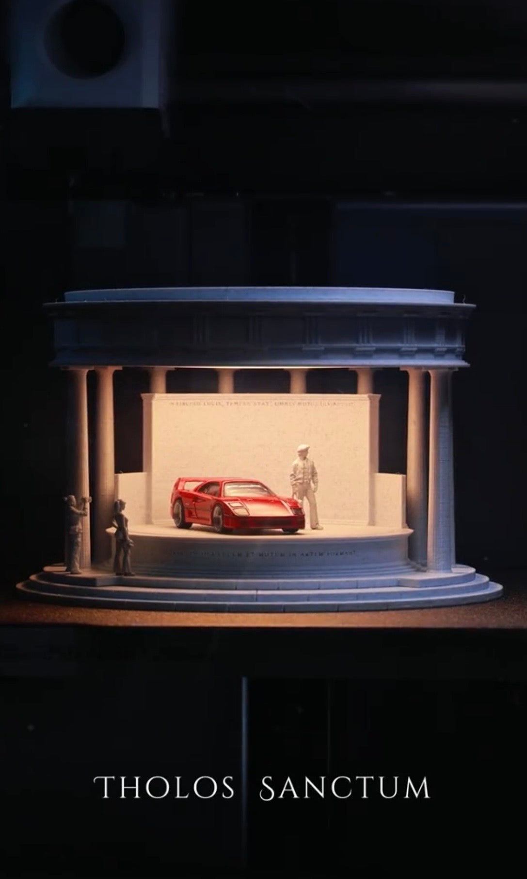 Hot Puff 1/64 The Classic Temple - Rotating car and Lighting