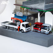 GCD 1:64 Mitsubishi Fuso Fighter (1024) Truck With Crane -RHD. Red