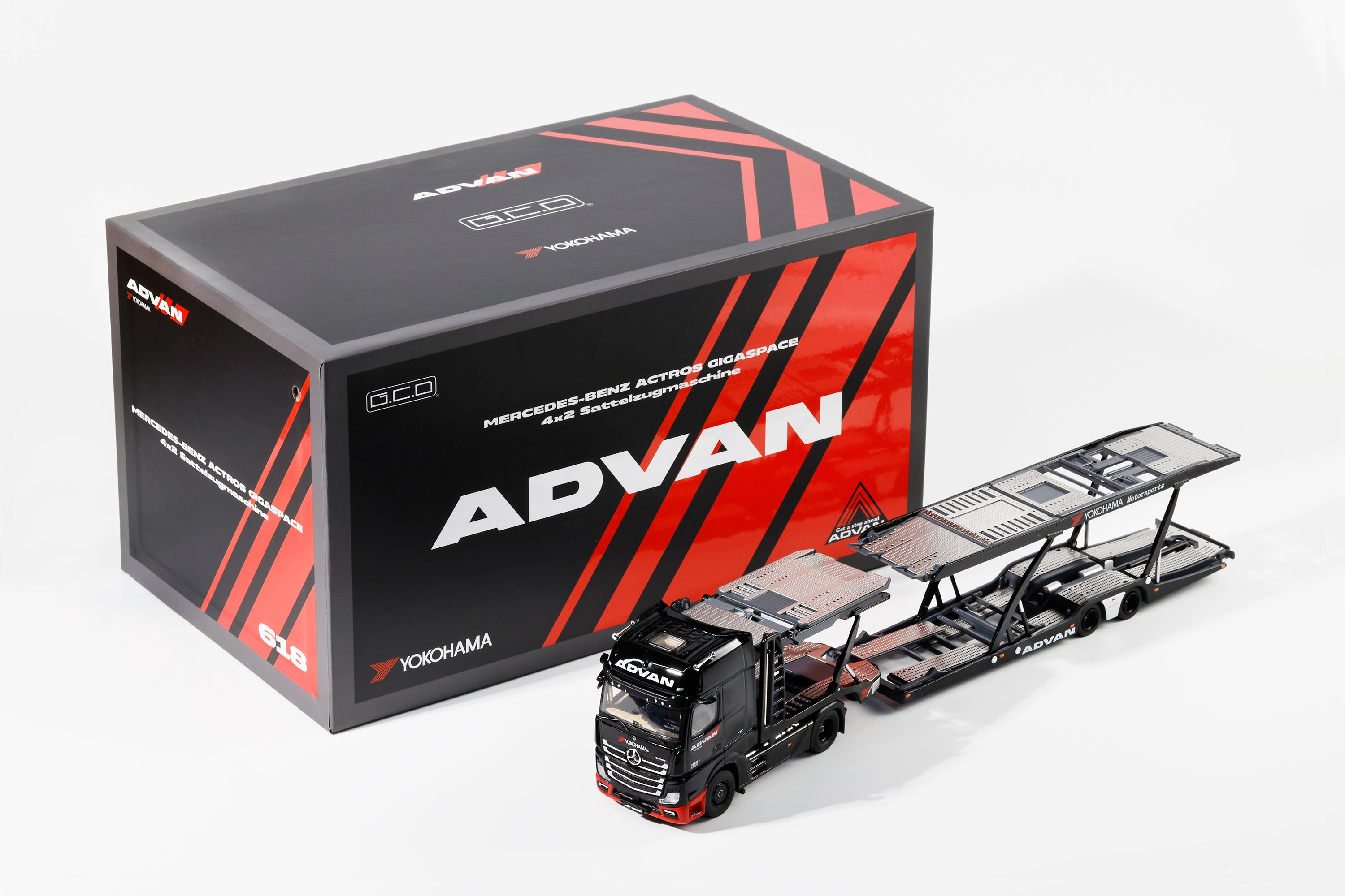 GCD 1/64 Mercedes-Benz Actros 2 -ADVAN