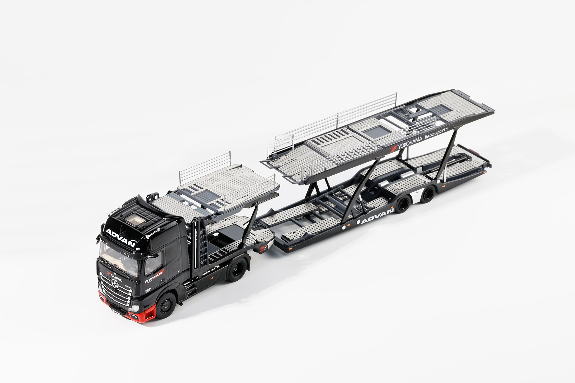 GCD 1/64 Mercedes-Benz Actros 2 -ADVAN