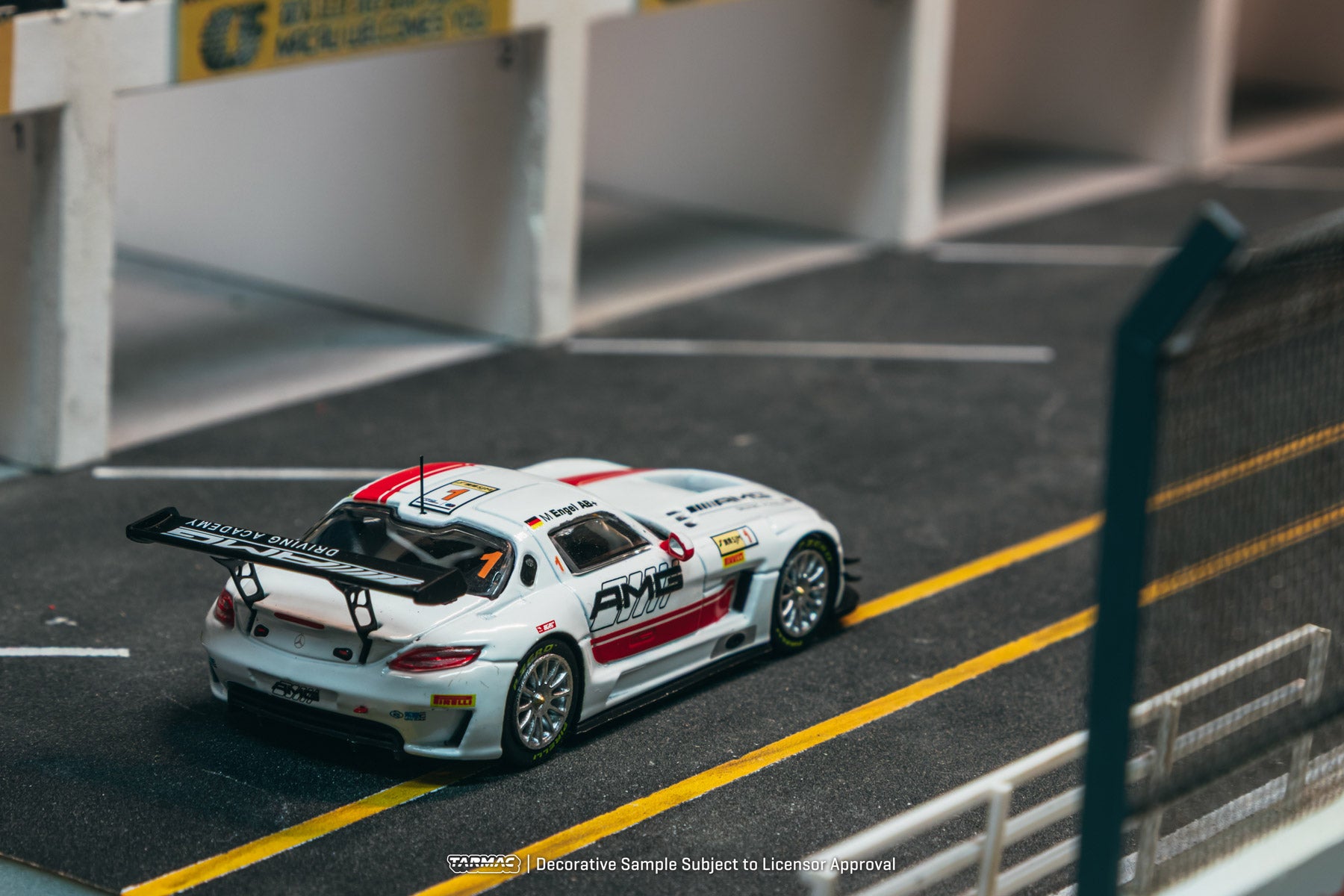Tarmac Work 1/64 Mercedes-Benz SLS AMG GT3 Macau GT Cup - FIA GT World Cup 2015 Winner Maro Engel