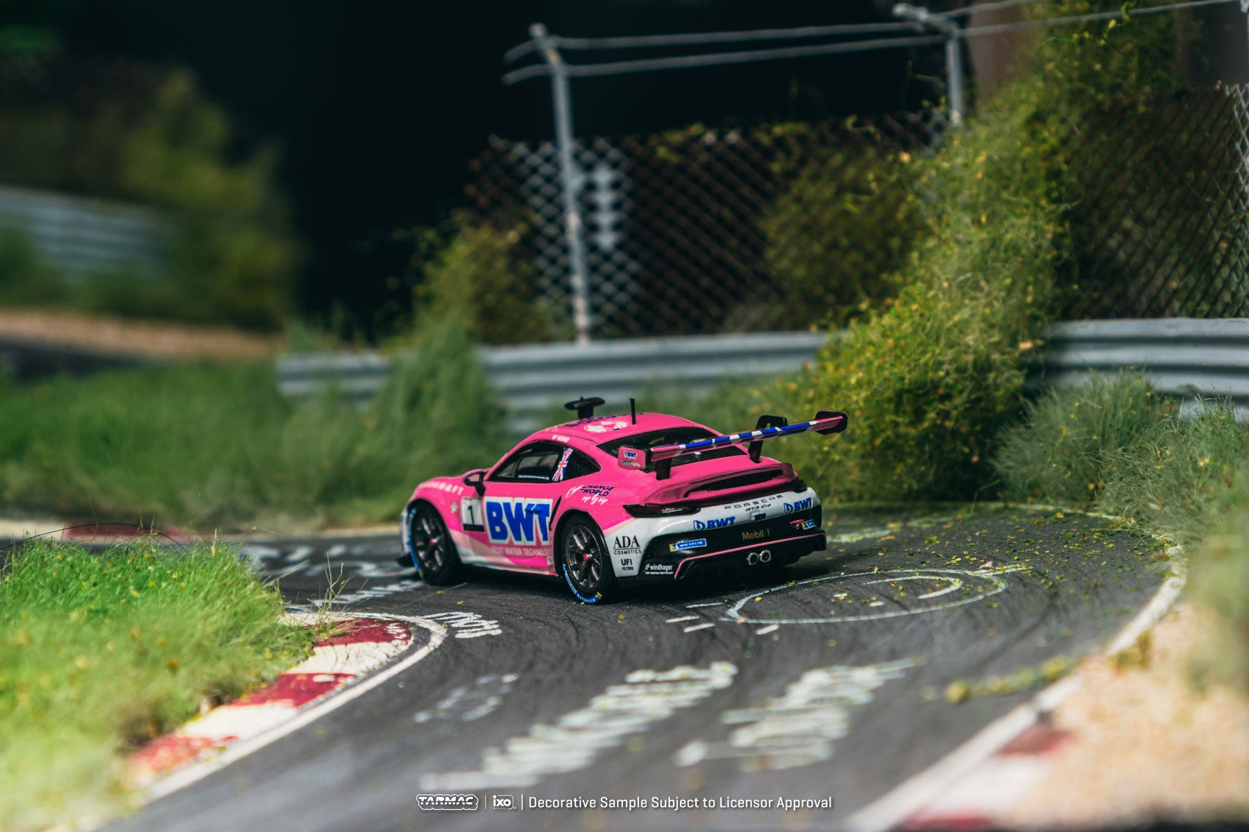 Tarmac Works - Porsche 911 GT3 Cup (992) Porsche Mobil 1 Supercup 2024