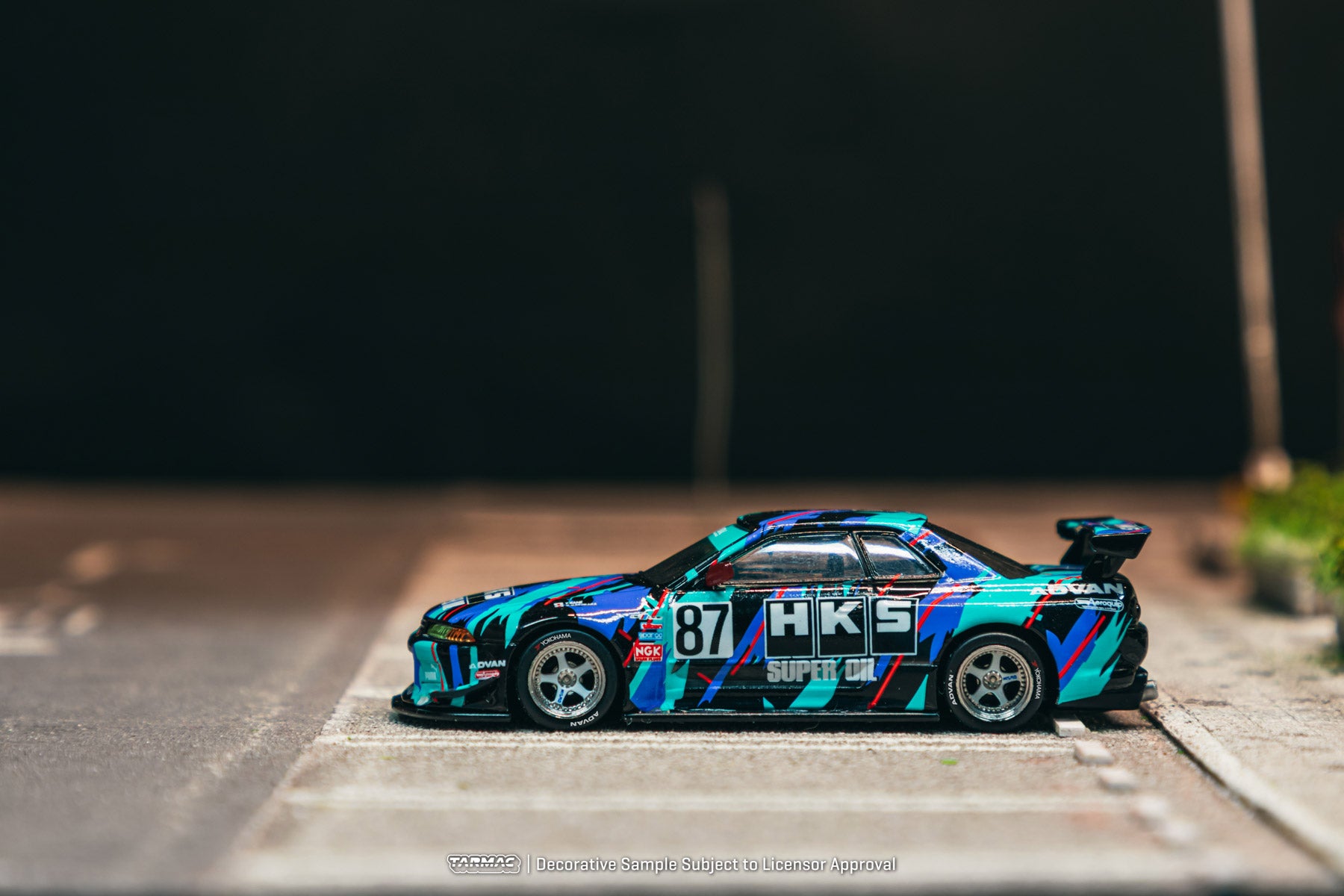 Tarmac Works - Nissan Skyline (R32) Widebody  HKS