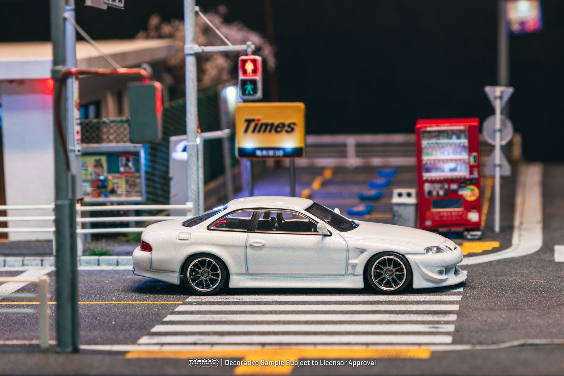 Tarmac Works - VERTEX Toyota Soarer JZZ30 White