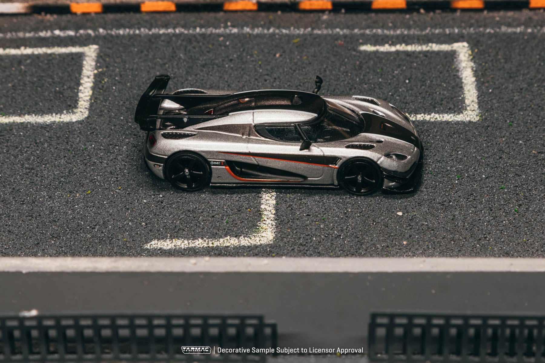 Tarmac Works 1/64 - Koenigsegg One:1 Silver