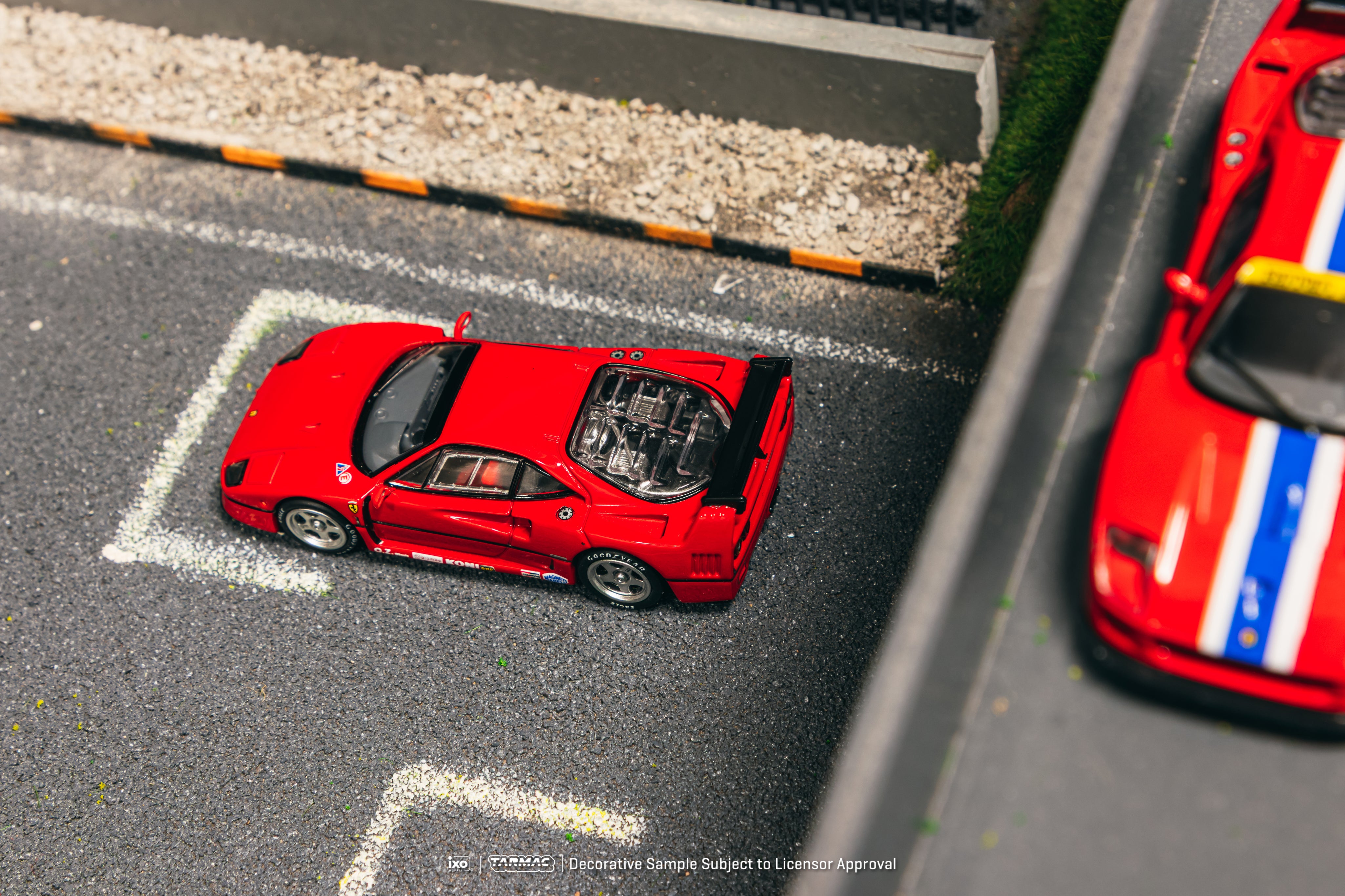 Tarmac Works 1:64 Ferrari F40 Red (T64R-076-RE2)
