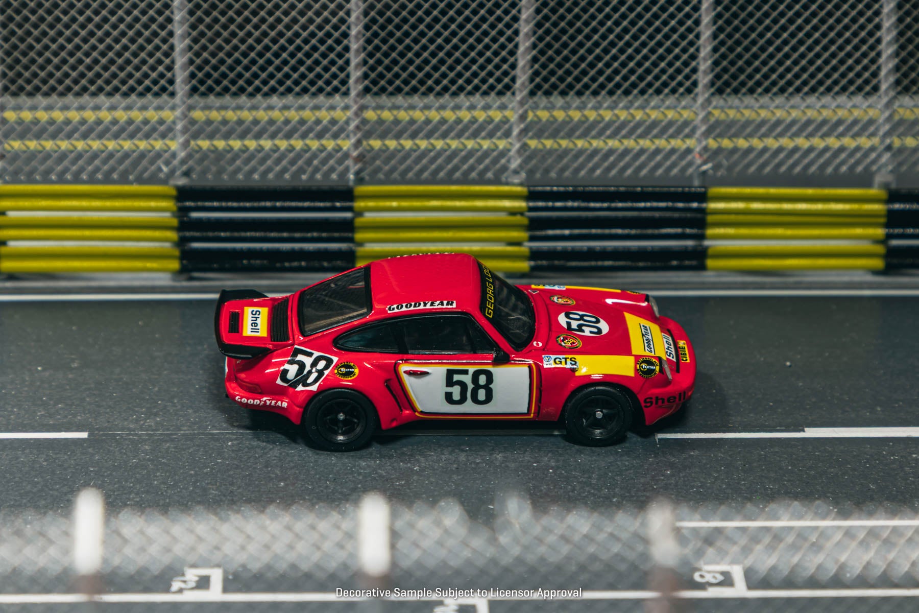 Tarmac Works 1/64 - Porsche 911 Carrera RSR 3.0 24h Le Mans 1975 #58